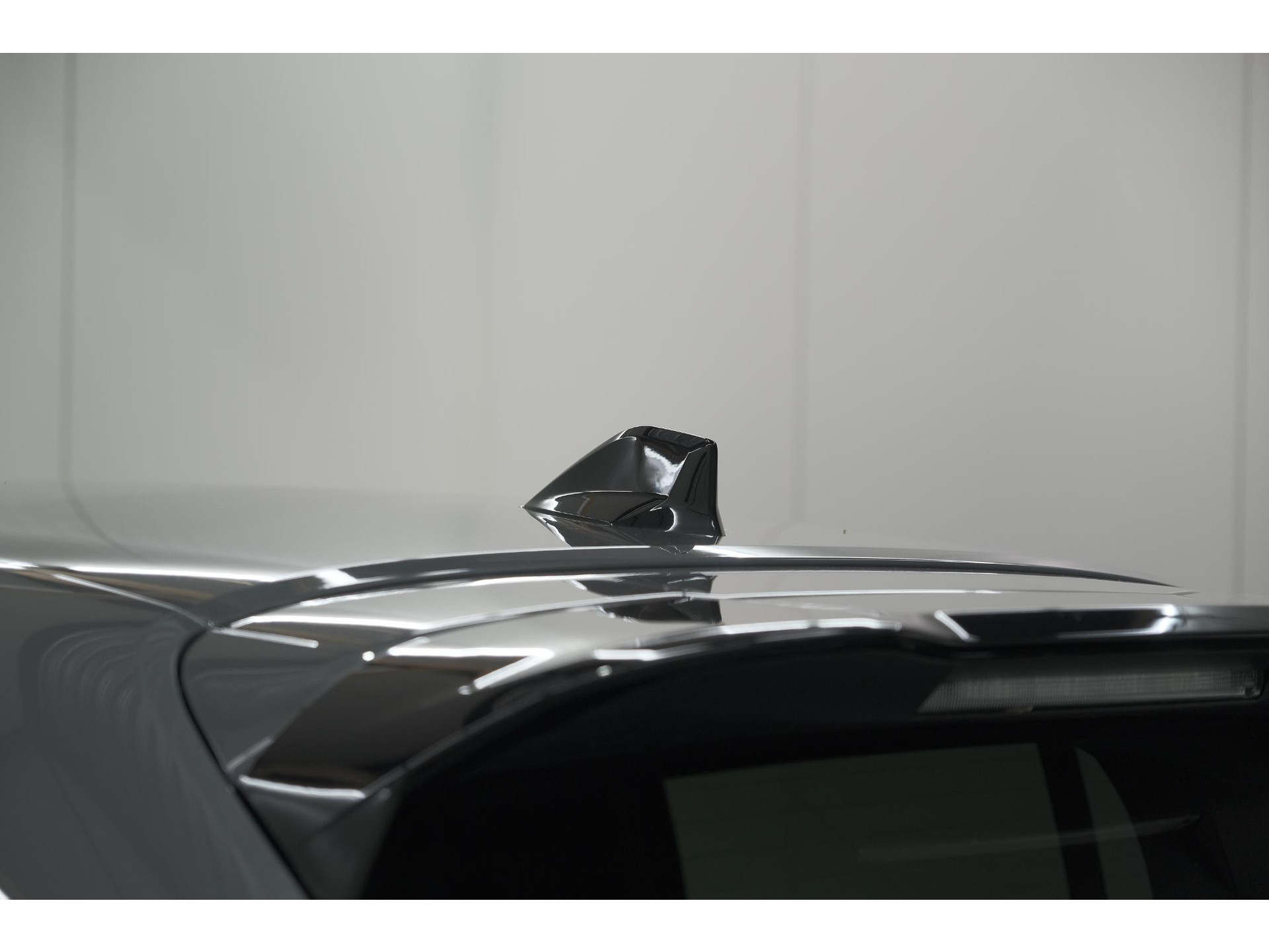 Peugeot 208 1.2 Hybrid 110 e-DCS6 Allure | Apple Carplay | Parkeersensoren Voor + Achter | Climate Control