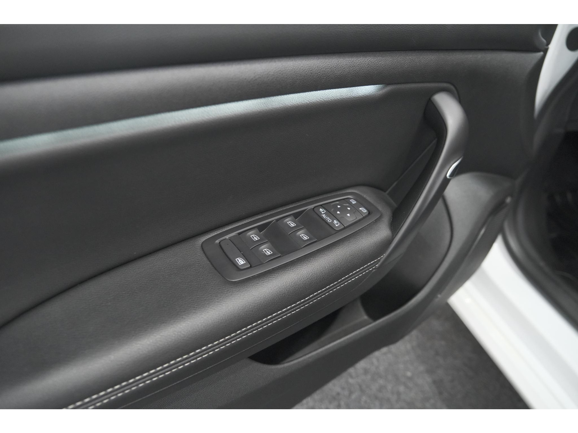 Renault Mégane Estate TCe 140 EDC Techno | Trekhaak | Camera | Navigatie | 9.3 Inch Groot Scherm