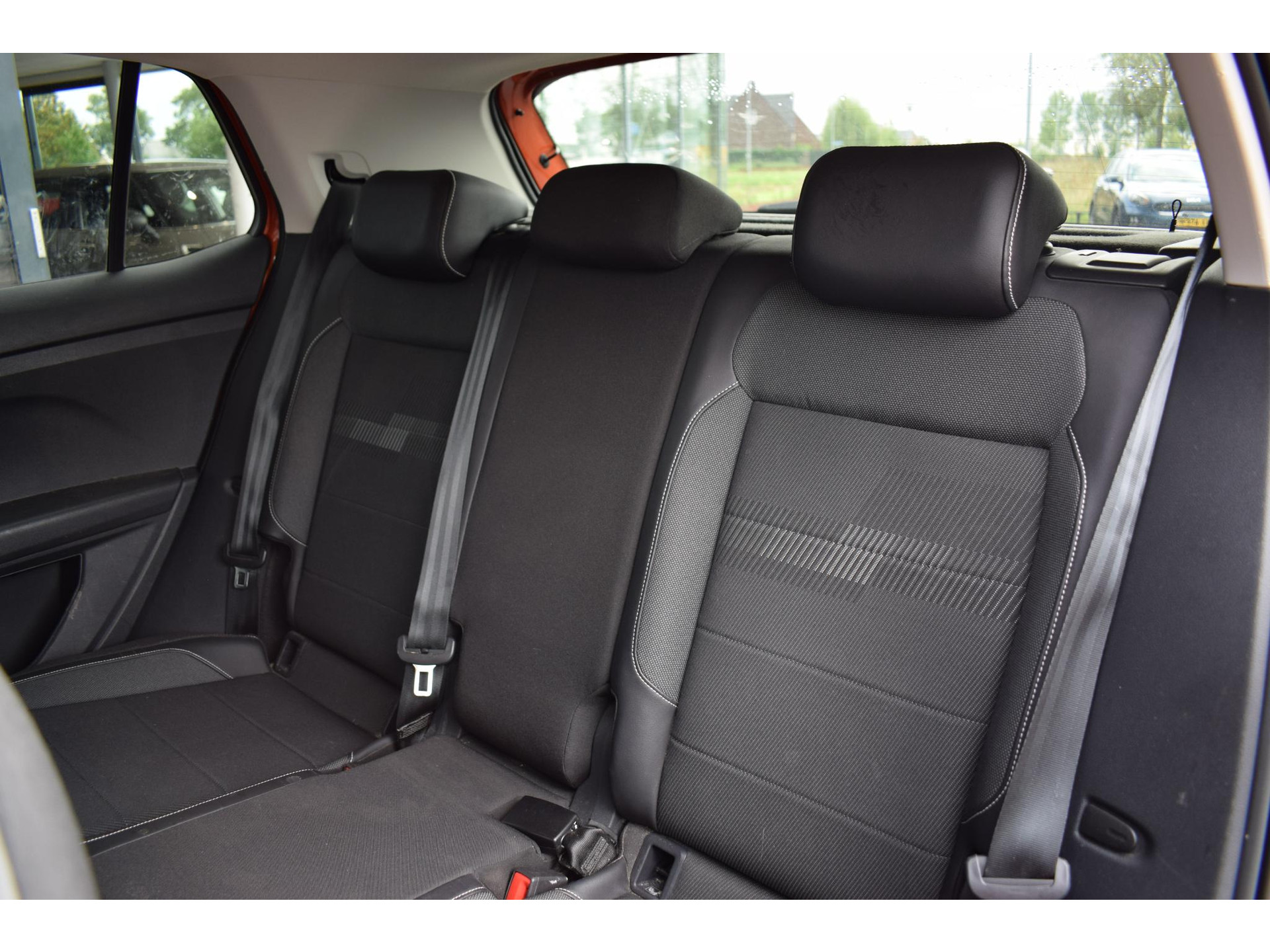 Volkswagen T-Cross 1.0 TSI Life | Apple CarPlay | Half Leer | ACC | Climate