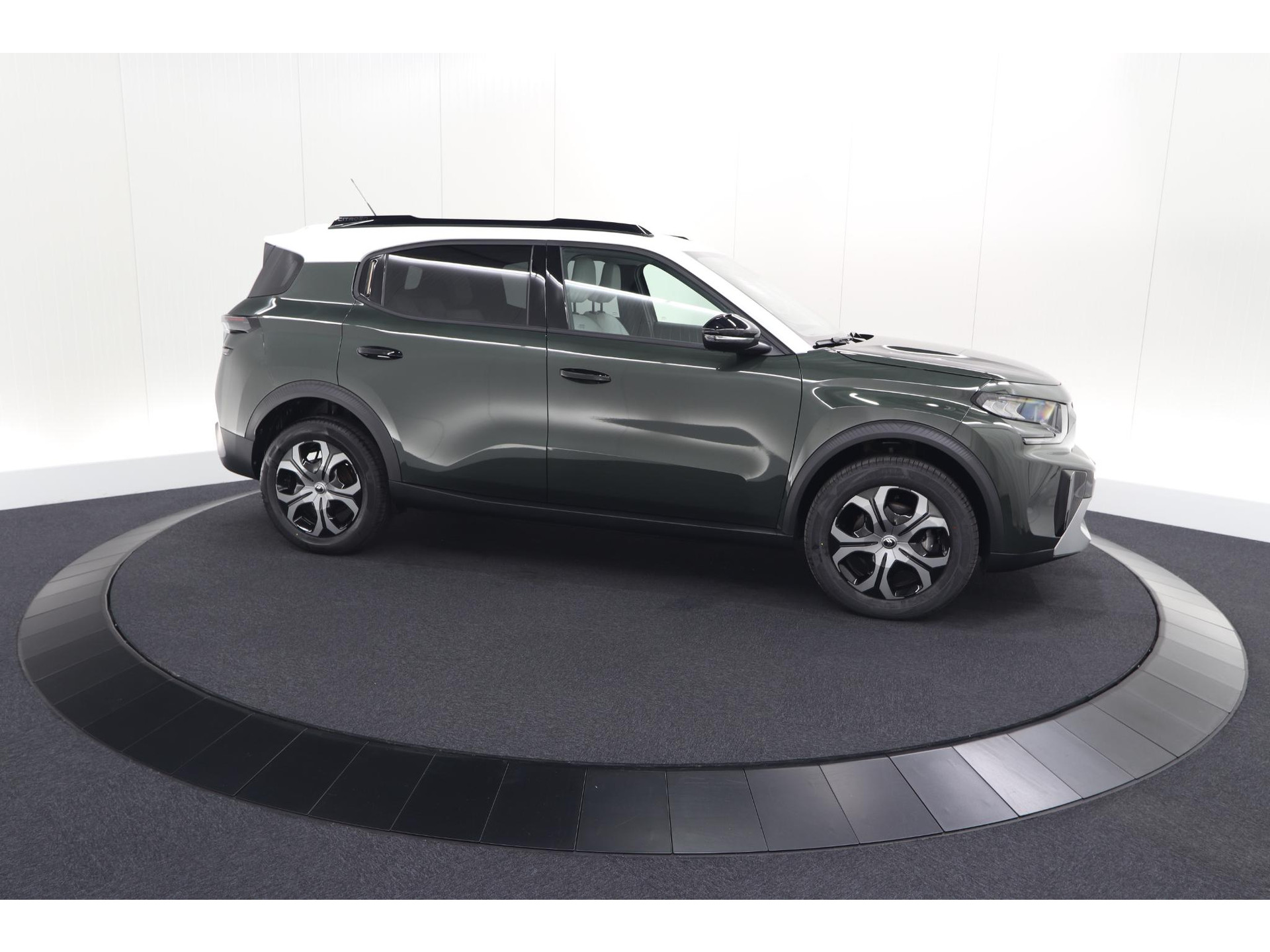 Citroen Ë-C3 Aircross Plus 113pk Extended Range 54 kWh | 11 KW Lader | Camera | Apple CarPlay | Parkeersensoren