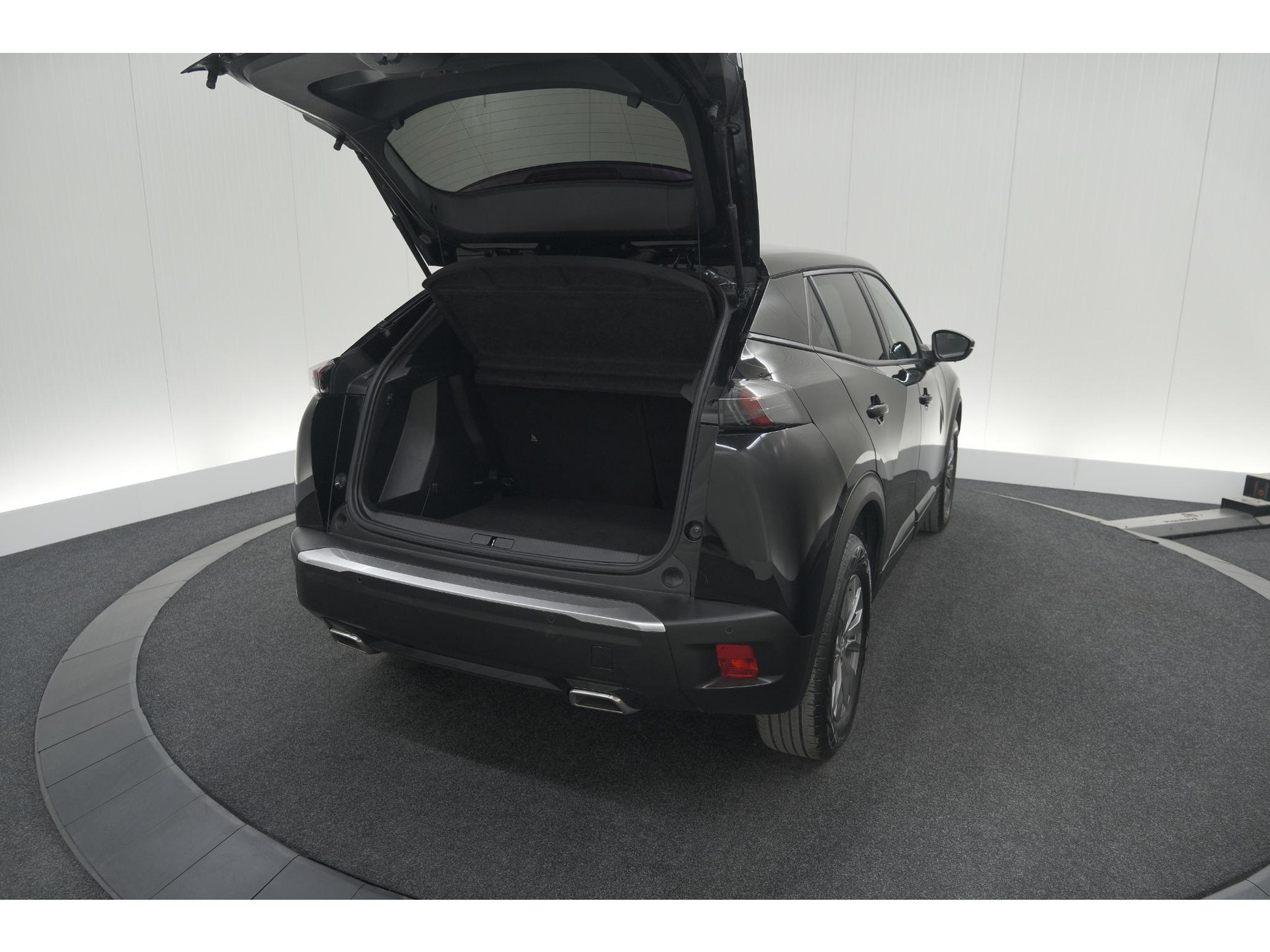 Peugeot 2008 PureTech 130 EAT8 Active Pack | Parkeersensoren | Apple CarPlay | Climate Control | Stoelverwarming