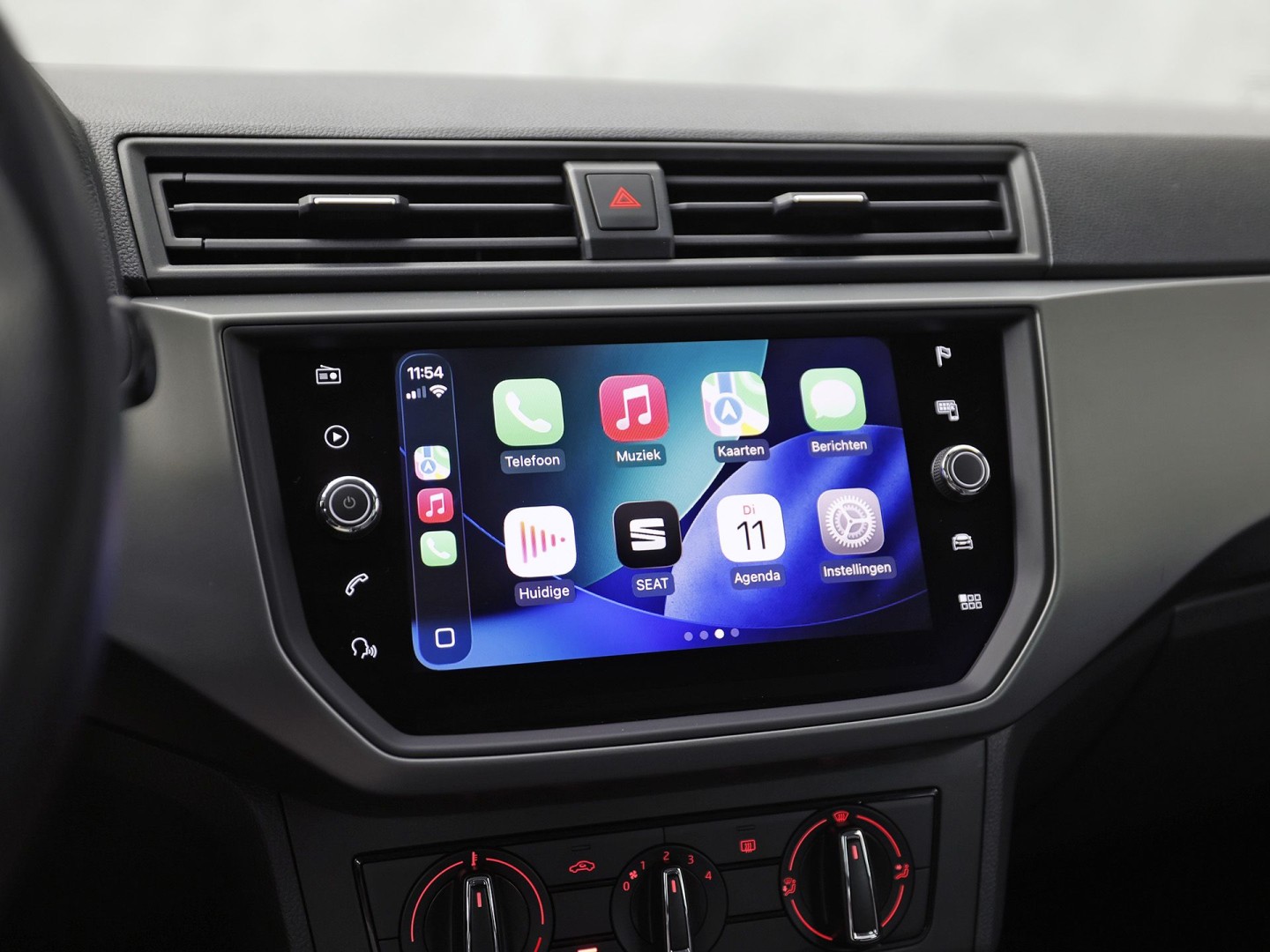 SEAT Ibiza 1.0 TSI Sport (GROOT NAVI, APPLE CARPLAY, GETINT GLAS, CAMERA, CRUISE, LM VELGEN, NIEUWE APK, NIEUWSTAAT)