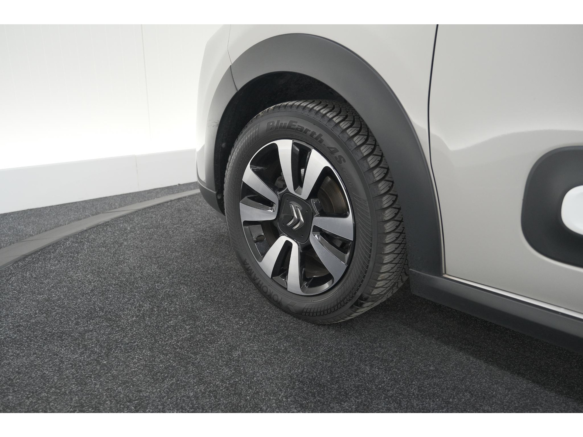 Citroen C3 PureTech 82 Feel Edition | Allseason Banden | Climate Control | Apple Carplay | Parkeersensoren