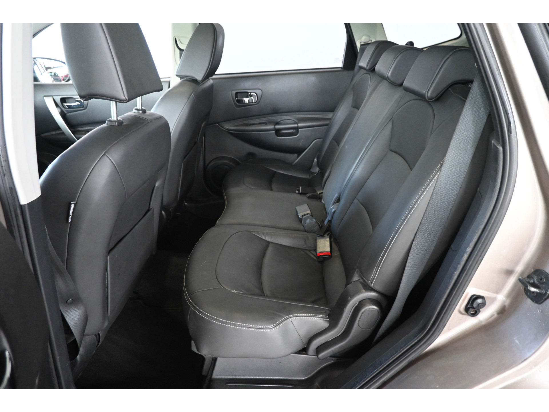 Nissan Qashqai +2 2.0 Tekna 4WD Automaat Clima Panoramadak 7-Persoons Navigatie Licht metaal Inruil mogelijk