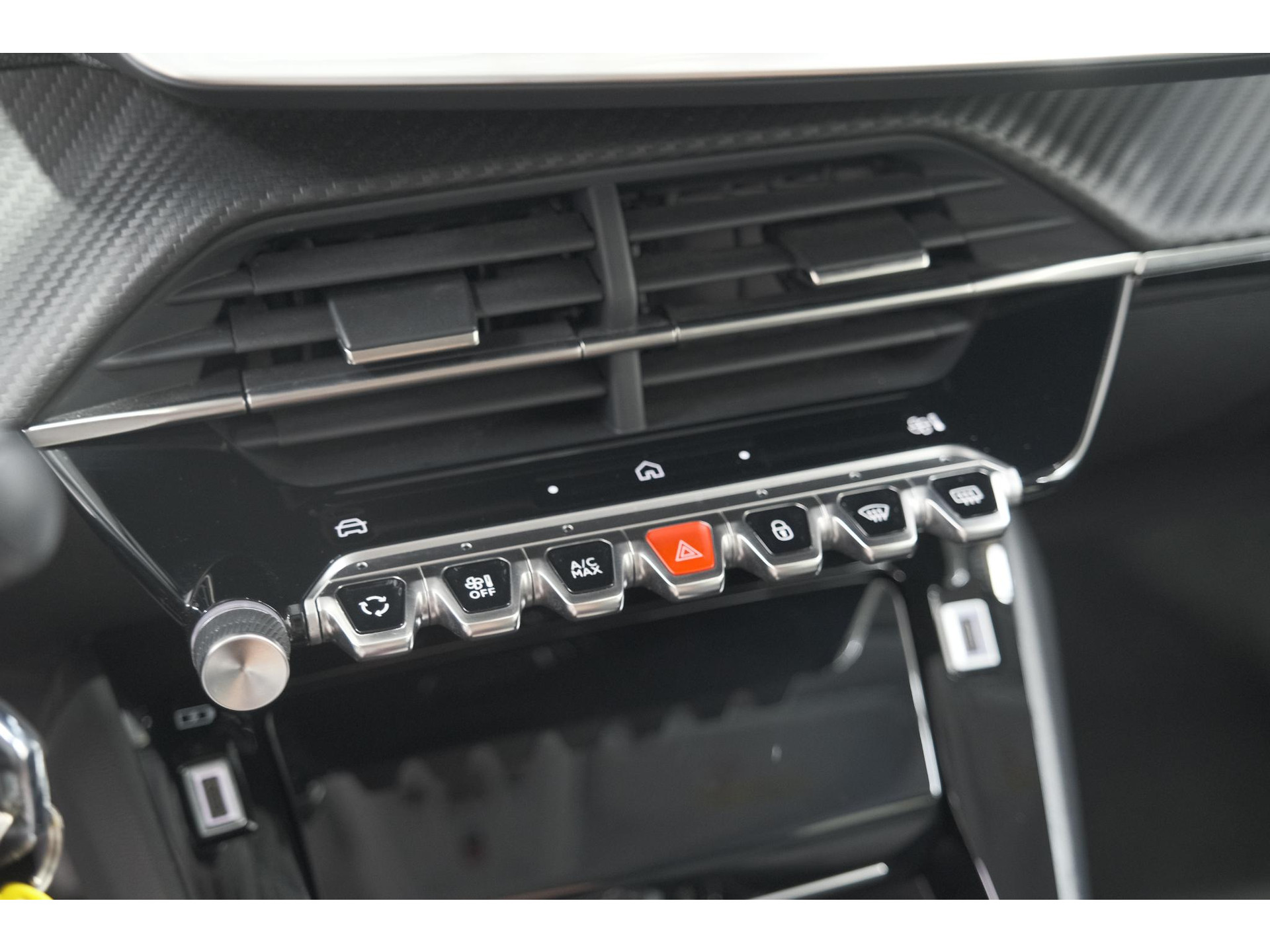 Peugeot 208 1.2 Hybrid 110 e-DCS6 Allure | Climate Control | Apple Carplay | Parkeersensoren