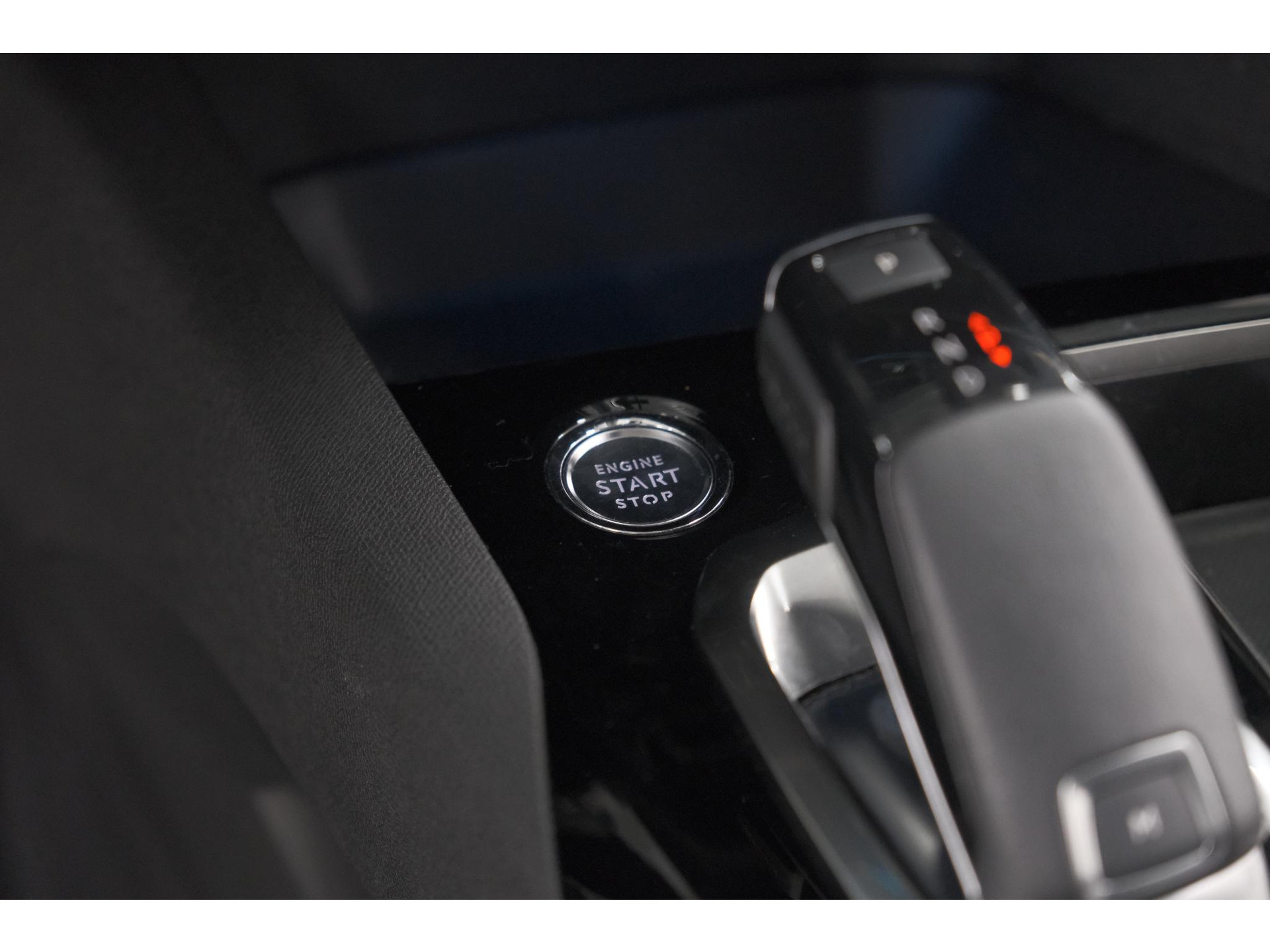 Peugeot 3008 PureTech 130 EAT8 Allure | Camera | Adaptieve Cruise Control | Elektrische Kofferklep