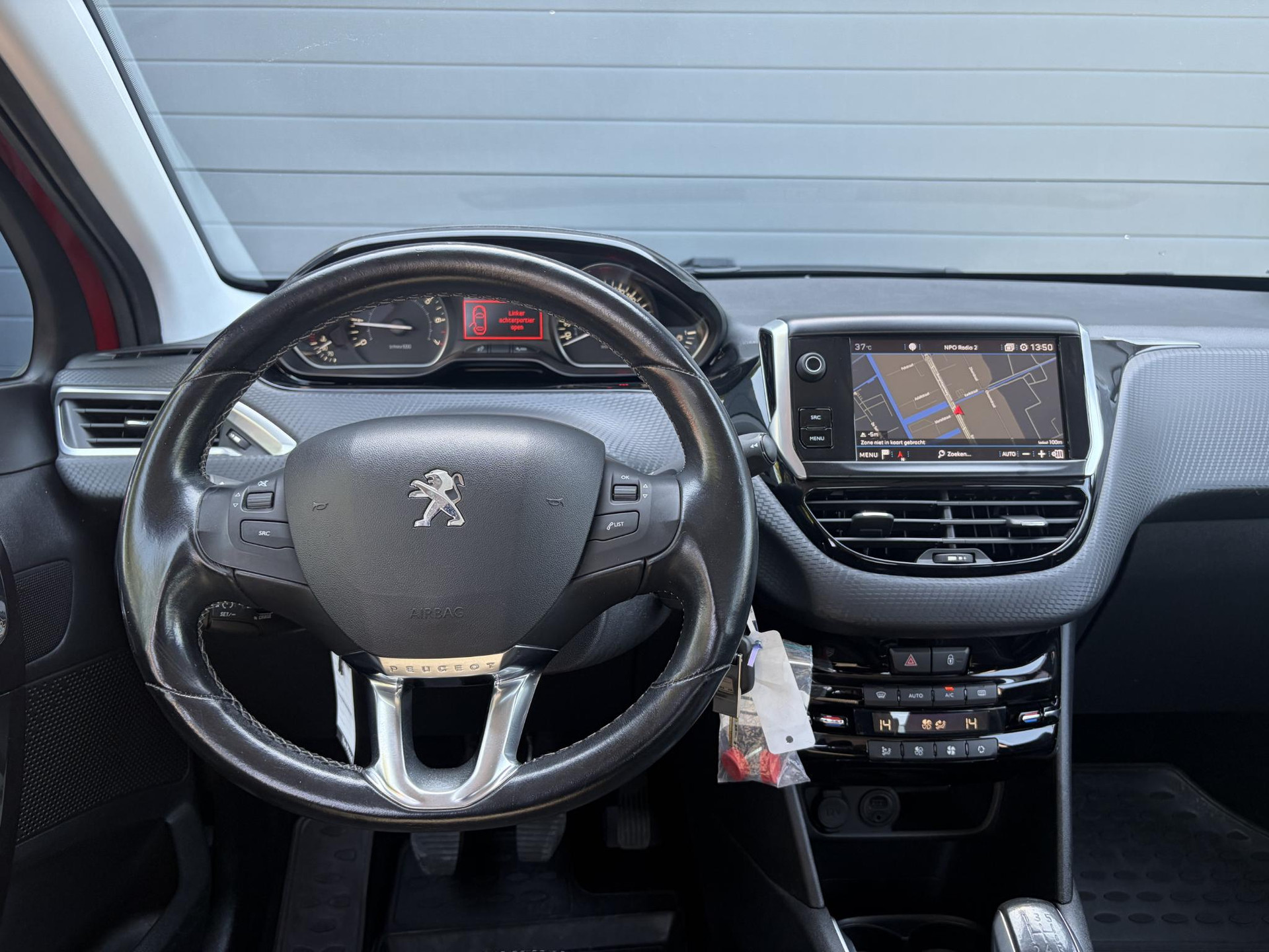 Peugeot 208 1.2 PureTech Allure 1e Eigenaar,D-riem vv in 2023,Afn.Trekhaak,Dealer Onderhouden,Carplay,Navi,Clima,Cruise,Lm velgen,110pk,N.A.P,Pdc,Apk tot 07-2027