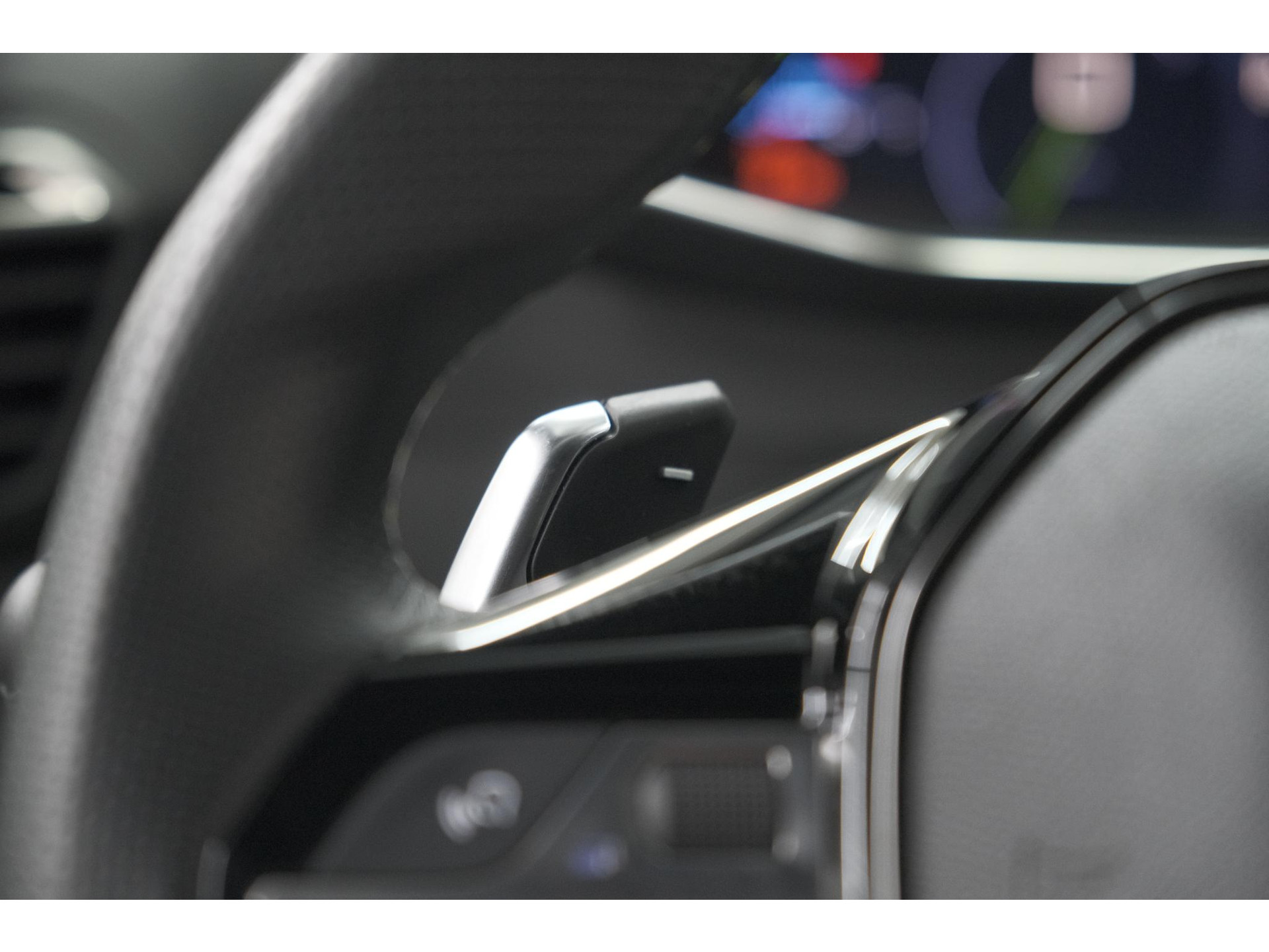Peugeot 2008 PureTech 130 EAT8 GT | Camera | Apple Carplay | Parkeersensoren | 17 Inch Lichtmetalen Velgen