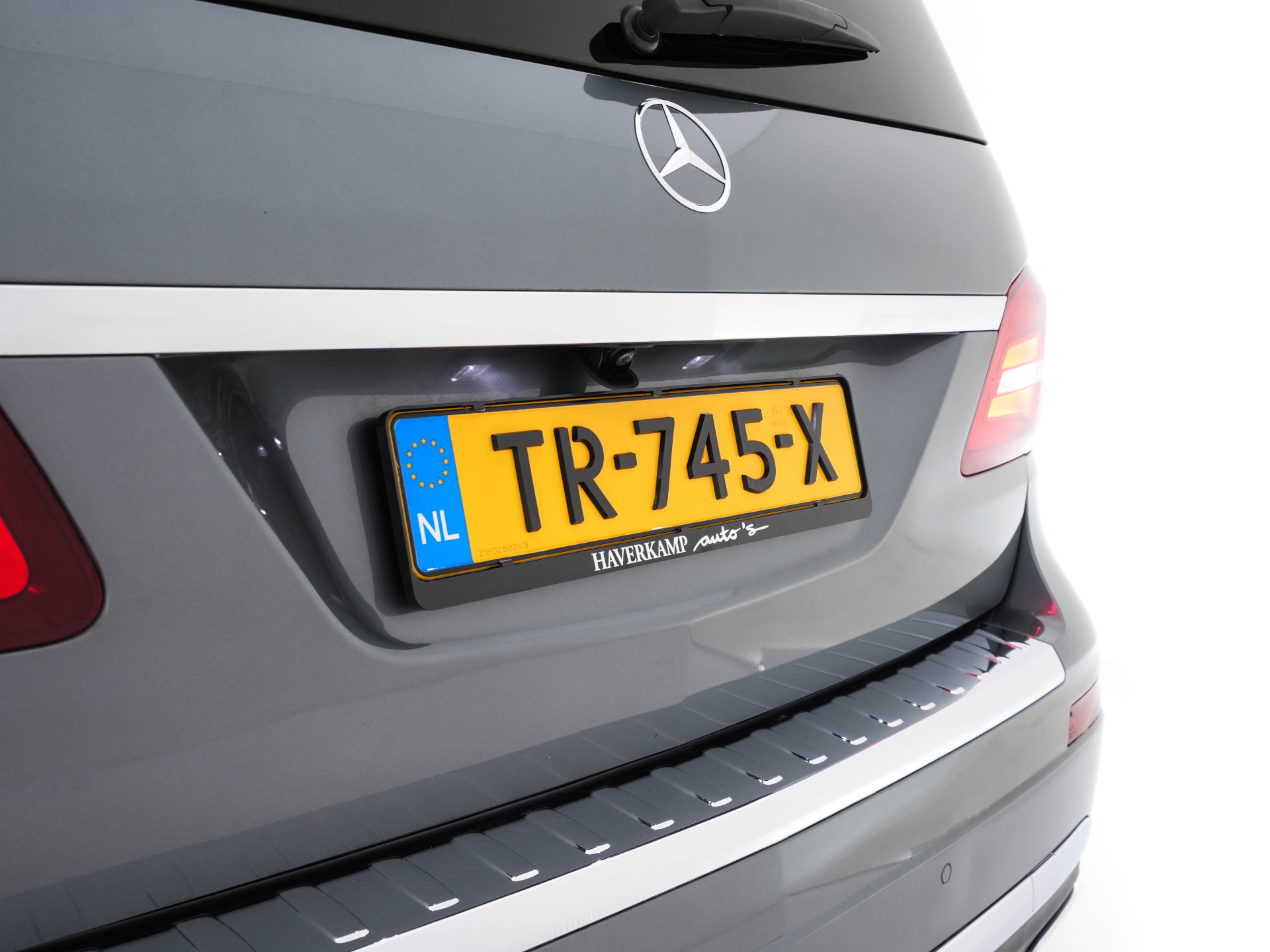 Mercedes-Benz GLS 350 d 4MATIC AMG-Line [ 7-Pers ] *PANO | LEATHER | FULL-LED | DISTRONIC | NAVI-FULLMAP | HEAT/COLD-COMFORTSEATS | BLINDSPOT | MEMORY-PACK | HARMAN/KARDON | TOPVIEW | KEYLESS | SHIFTPADDLES | PRIVACY-GLASS | TOWBAR | 21''ALU*