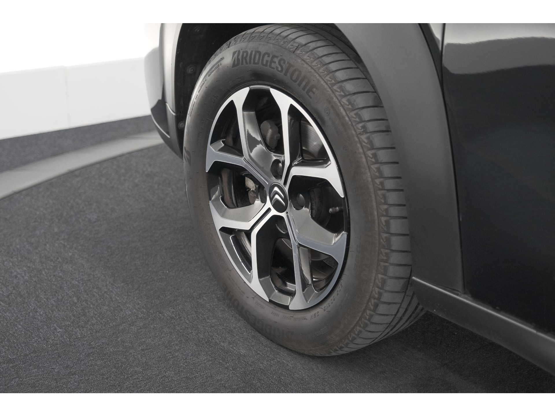 Citroen C3 Aircross PureTech 130 EAT6 Shine | Parkeersensoren | Apple Carplay | Stoelverwarming