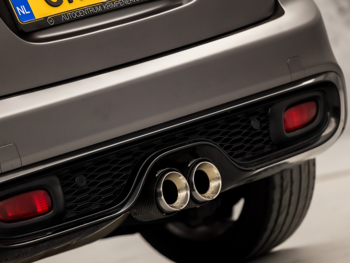 MINI 5-deurs 2.0 Cooper S Chili Edition 192Pk Automaat (PANORAMADAK, GROOT NAVI, HEAD-UP DISPLAY, LEDER, STOELVERWARMING, SPORTSTOELEN, GETINT GLAS, PARKEERSENSOREN, NIEUWSTAAT)