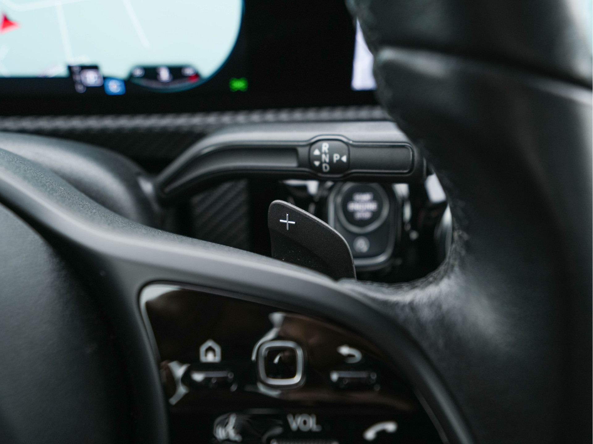 Mercedes-Benz A-klasse 180 Advantage Style-Pack (INCL-BTW) Aut. *WIDESCREEN-DIGI-COCKPIT | LEATHER-MICROFIBRE | CAMERA | NAVI-FULLMAP | ECC | PDC | CRUISE | CARPLAY | HEATED-SPORTSEATS | CARBON-INLAY | DAB | SHIFT-PADDLES | 16"ALU*