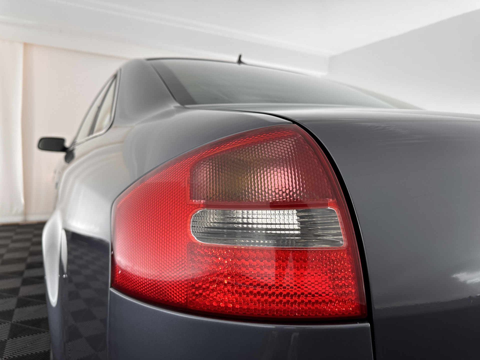 Audi A6 Limousine 2.4 MT  [ GEARBOX-PROBLEM ] Aut. *LUXURY-LEATHER | ECC | PDC | CRUISE | RADIO-CD | COMFORT-SEATS | 17"ALU*