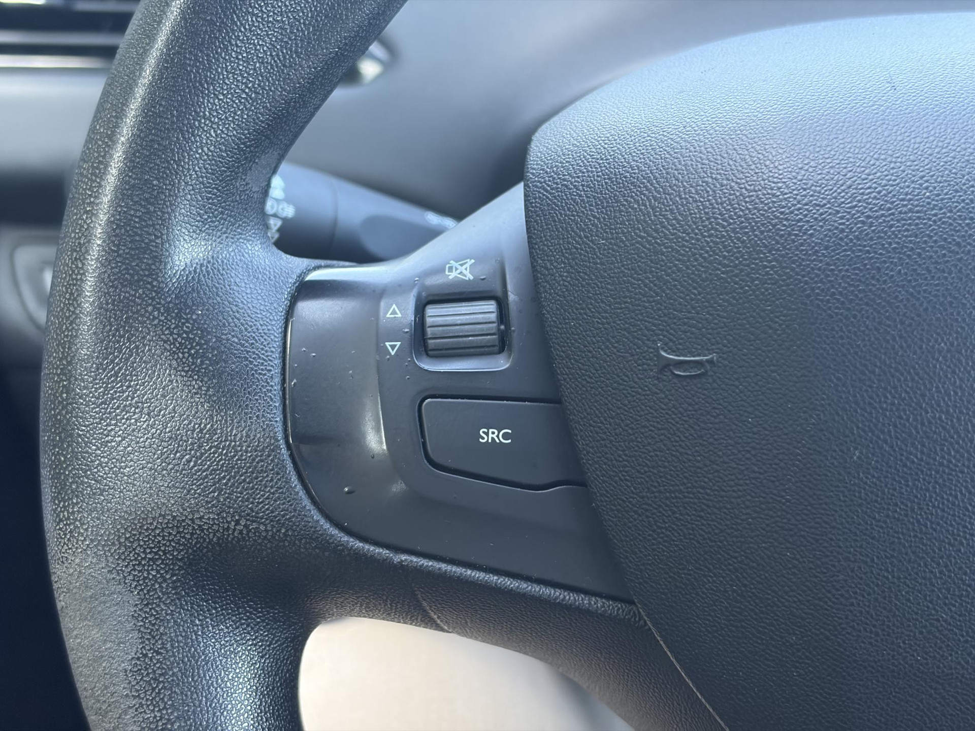Peugeot 208 1.2 PureTech Blue Lion ✓1e Eigenaar✓Navi✓Trekhaak✓Carplay✓Airco✓Cruise✓Pdc✓5 Deurs✓N.A.P✓Apk tot 09-2027