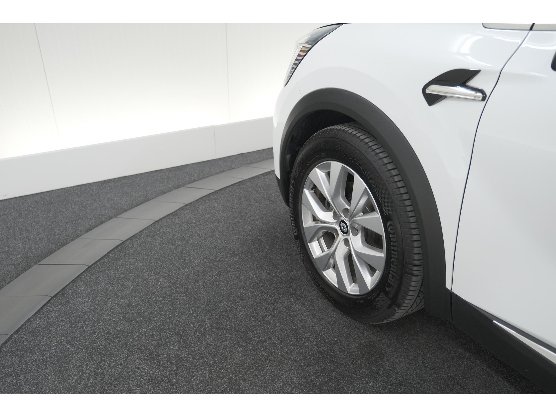 Renault Captur 1.6 E-Tech Plug-in Hybrid 160 Intens | Trekhaak | Camera | Adaptieve Cruise Control | Dodehoekdetectie