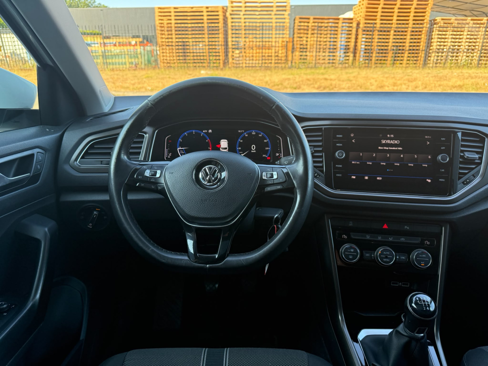 Volkswagen T-Roc 1.0 TSI Style | 1E EGENAAR | 3/6 OF 12MND GARANTIE | PANODAK | ACC | LANE ASSIST | AIRCO |