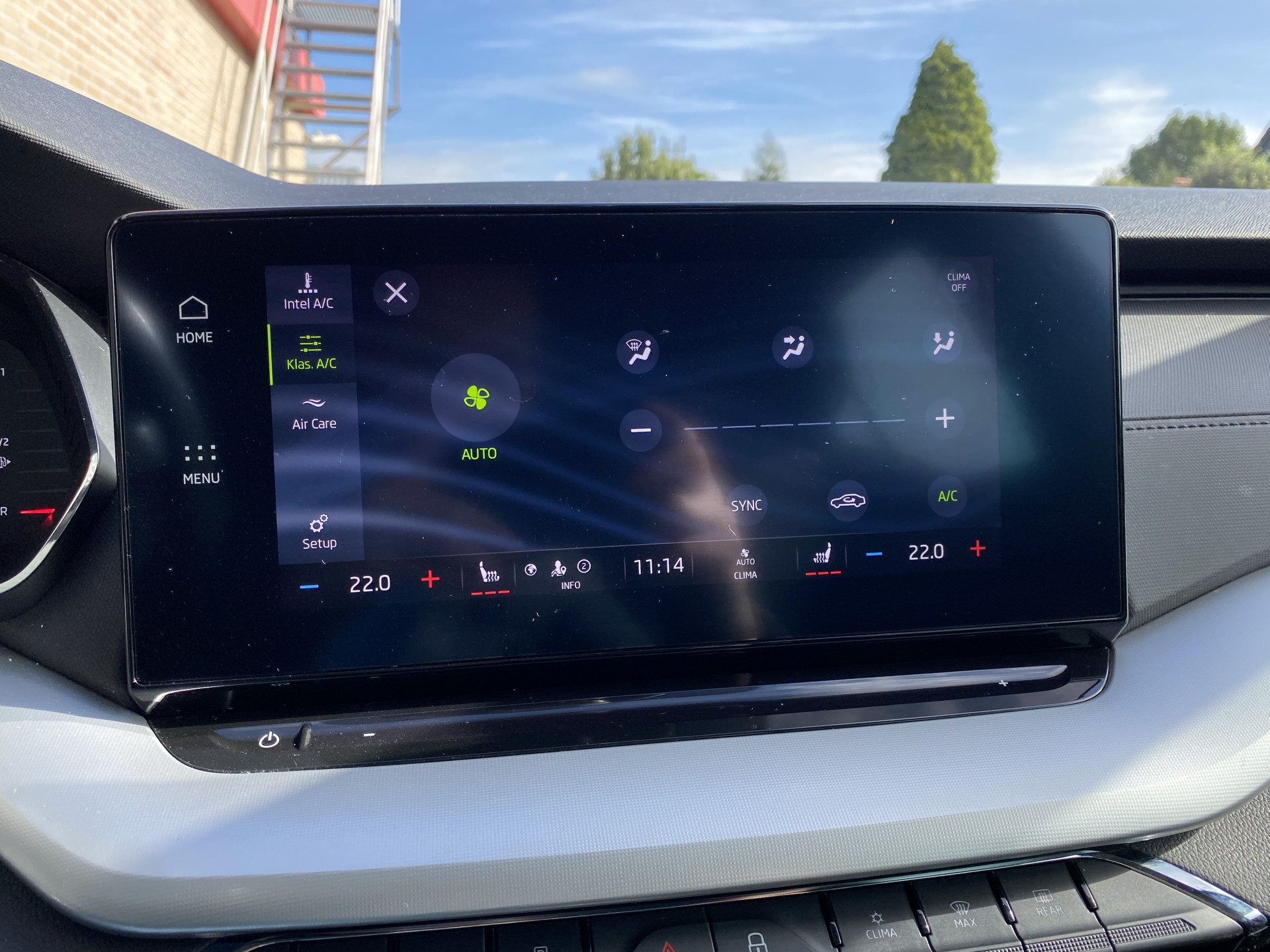 ŠKODA Octavia Combi 1.0 e-TSI Business Edition Plus AUT. | 1e eigenaar | dealer onderh. | navigatie | trekhaak | carplay | adaptieve cruise