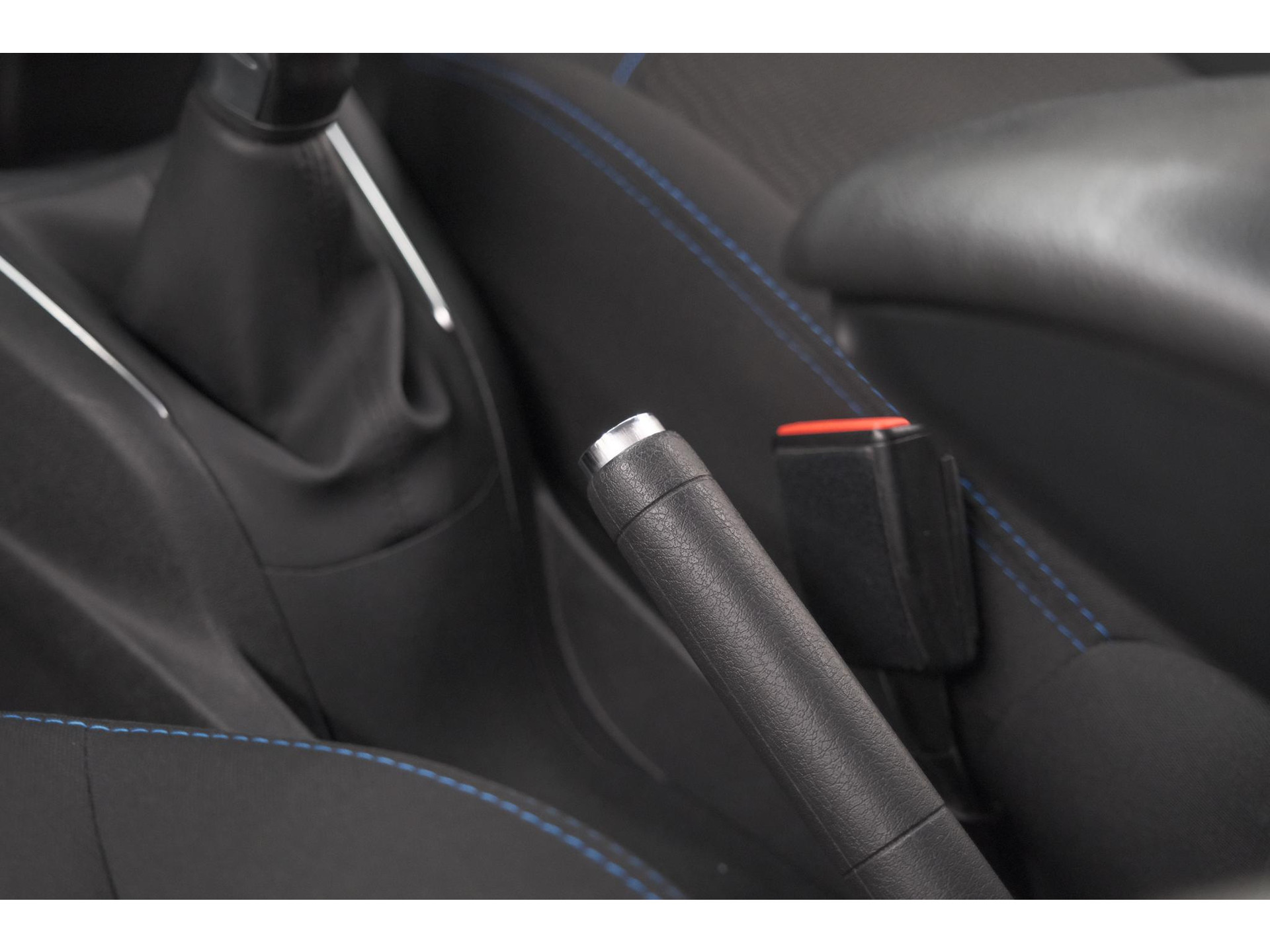 Peugeot 208 PureTech 82 Signature | Parkeersensoren | Apple Carplay | Navigatie