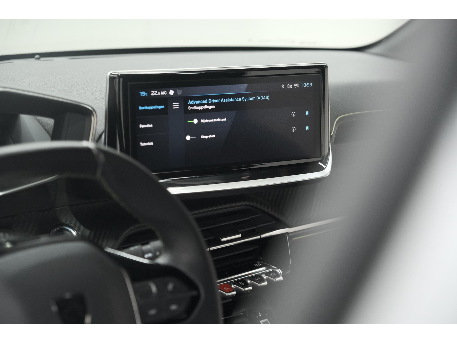 Peugeot 208 PureTech 100 GT Dark Edition | Camera | Navigatie | Apple Carplay | Parkeersensoren