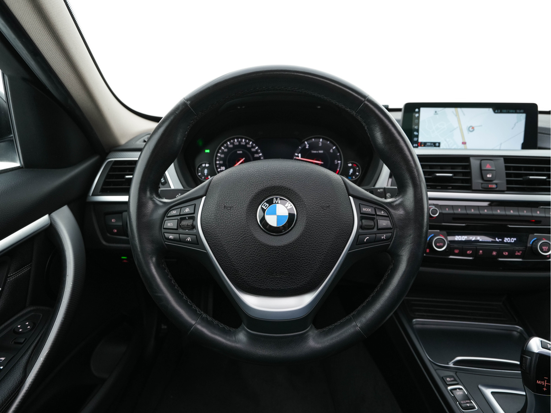 BMW 3-serie Touring 320d EDE Executive Aut. *PANO | LEATHER | FULL-LED | DIGI-COCKPIT | HEATED-SPORTSEATS | NAVI-FULLMAP | PRIVACY-GLASS | ECC | KEYLESS | LANE-ASSIST | PDC | CRUISE | TOWBAR | 18''ALU*
