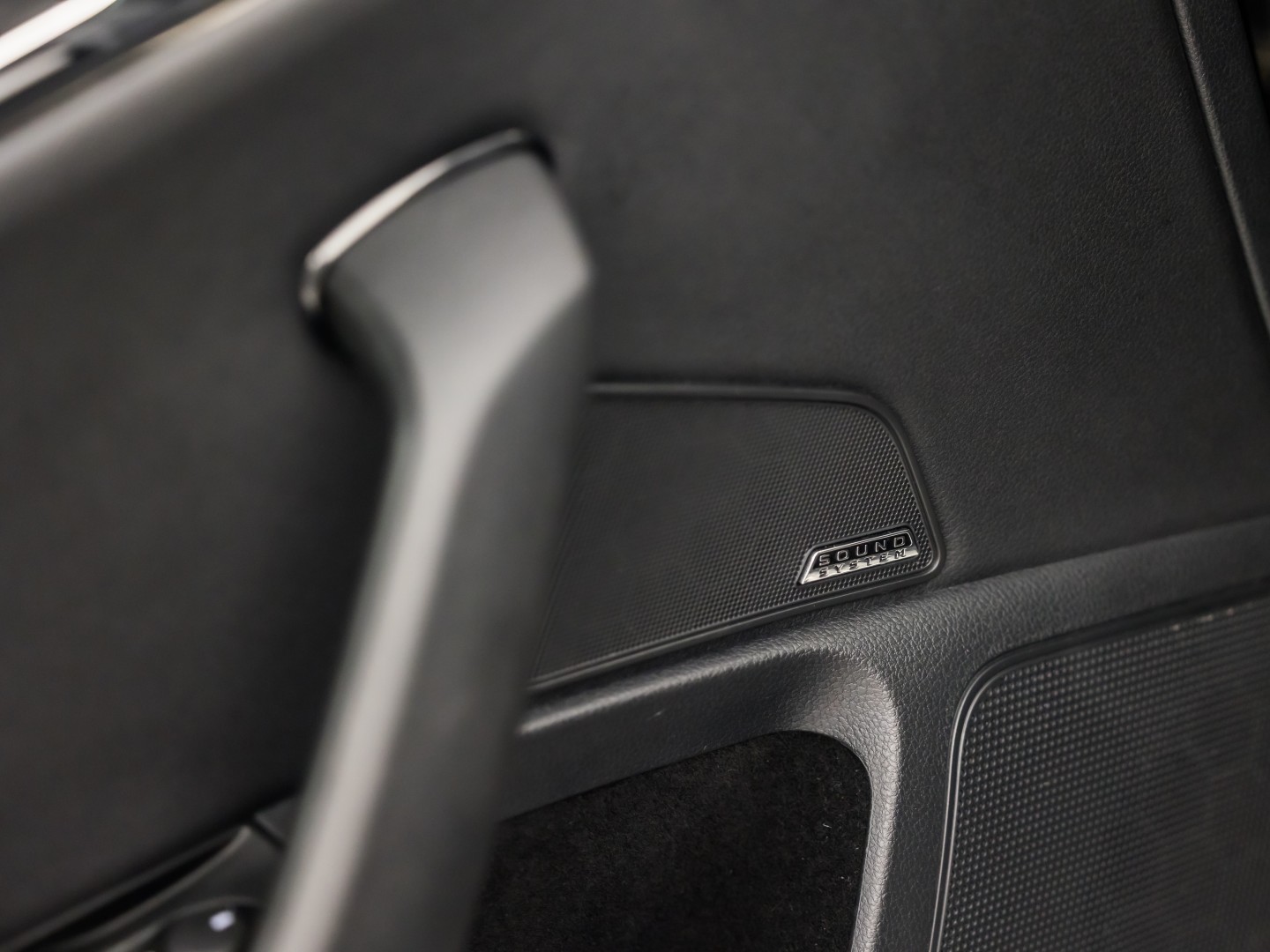 Škoda Superb Combi 1.4 TSI iV Sport 218Pk Automaat (VIRTUAL COCKPIT, APPLE CARPLAY, GROOT NAVI, MEMORY SEAT, LEDER/ALCANTARA, CAMERA, STOELVERWARMING, ADAPTIVE CRUISE, ELEK ACHTERKLEP, NIEUWSTAAT)