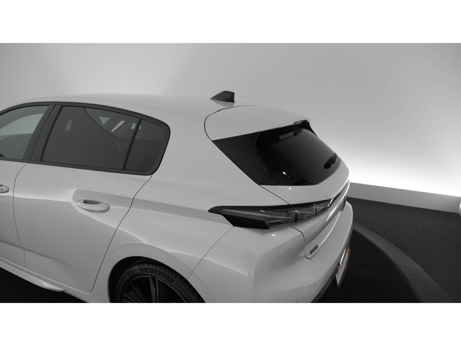 Peugeot 308 PureTech 130 GT Pack Business | Camera | Dodehoekdetectie | Apple Carplay