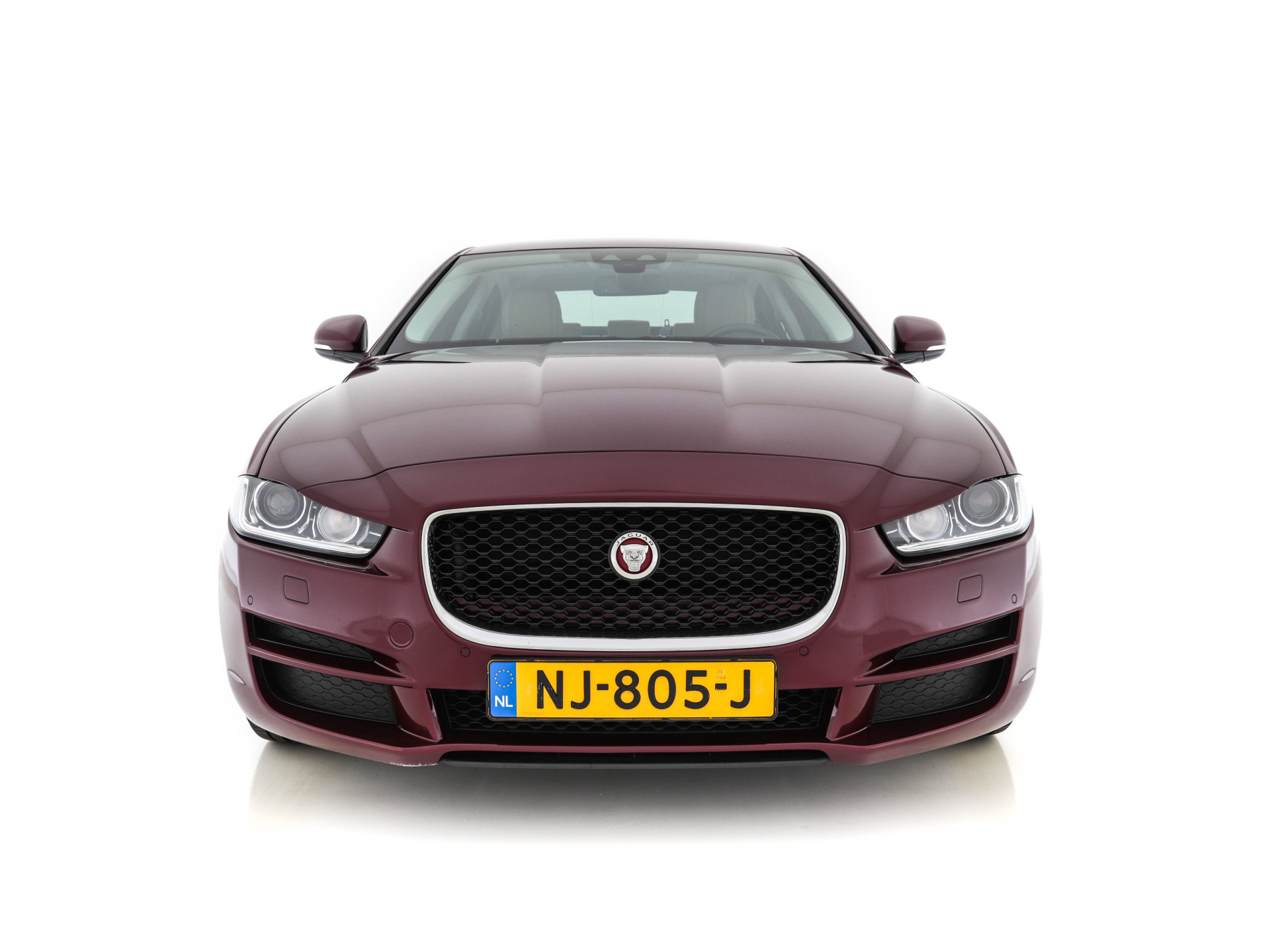 Jaguar XE 2.0 D Portfolio (INCL-BTW) Aut. *LEATHER | NAVI-FULLMAP | BI-XENON | CAMERA | ECC | COMFORT-SEATS | SHIFT-PADDLES | PDC | JAGUAR-AUDIO | CRUISE | LANE-ASSIST | TOWBAR | 18"ALU*
