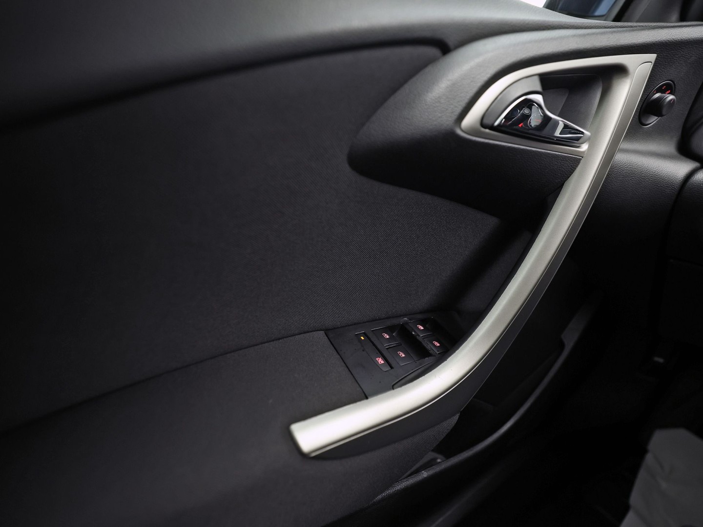 Opel Astra 1.6 Selection (CLIMATE, CRUISE CONTROL, SPORTSTOELEN, NIEUWE APK, NIEUWSTAAT)