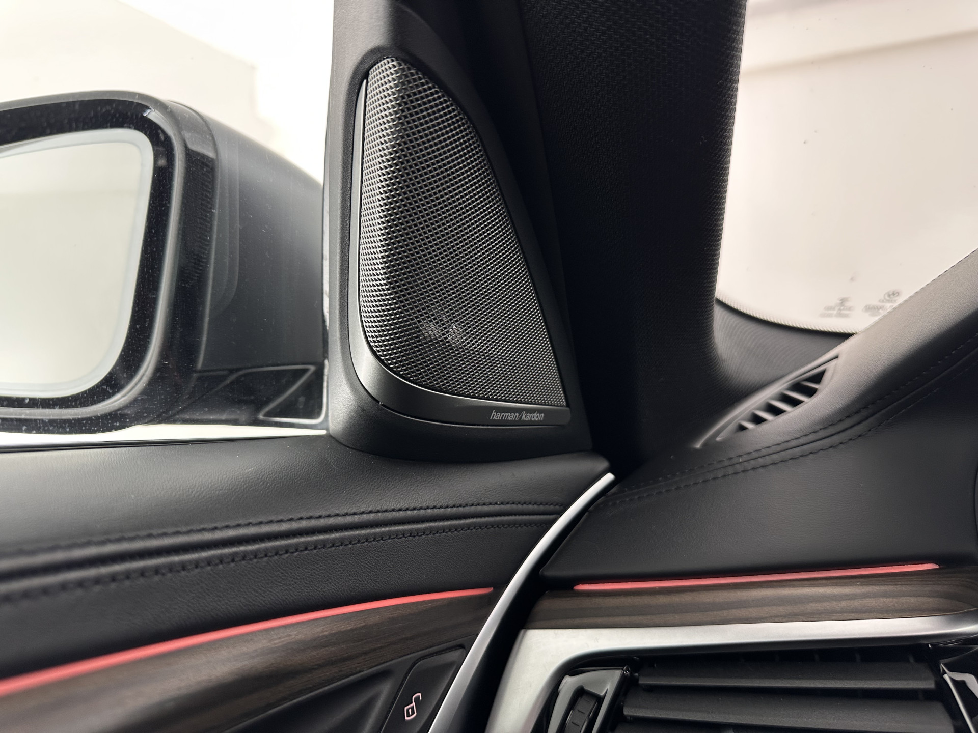 BMW 5-serie Touring 540i xDrive  M-Sportpack High Executive Aut. *PANO | LEATHER | FULL-LED | ADAPTIVE-CRUISE | DIGI-COCKPIT | MEMORY-PACK | BLINDSPOT | TOPVIEW | HARMAN/KARDON | KEYLESS | DIGI-COCKPIT | HEATED-COMFORTSEATS | AMBIENTLIGHT | HEAD-UP |