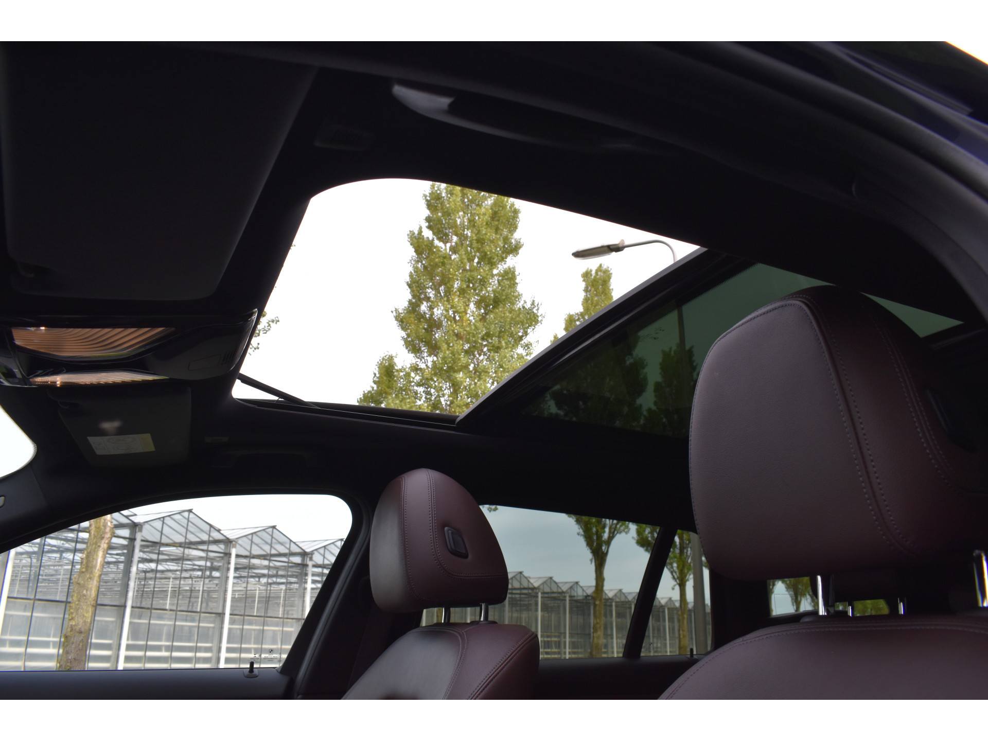 BMW 3-serie Touring 330e Business Edition Plus Plugin-hybride Pano Leder