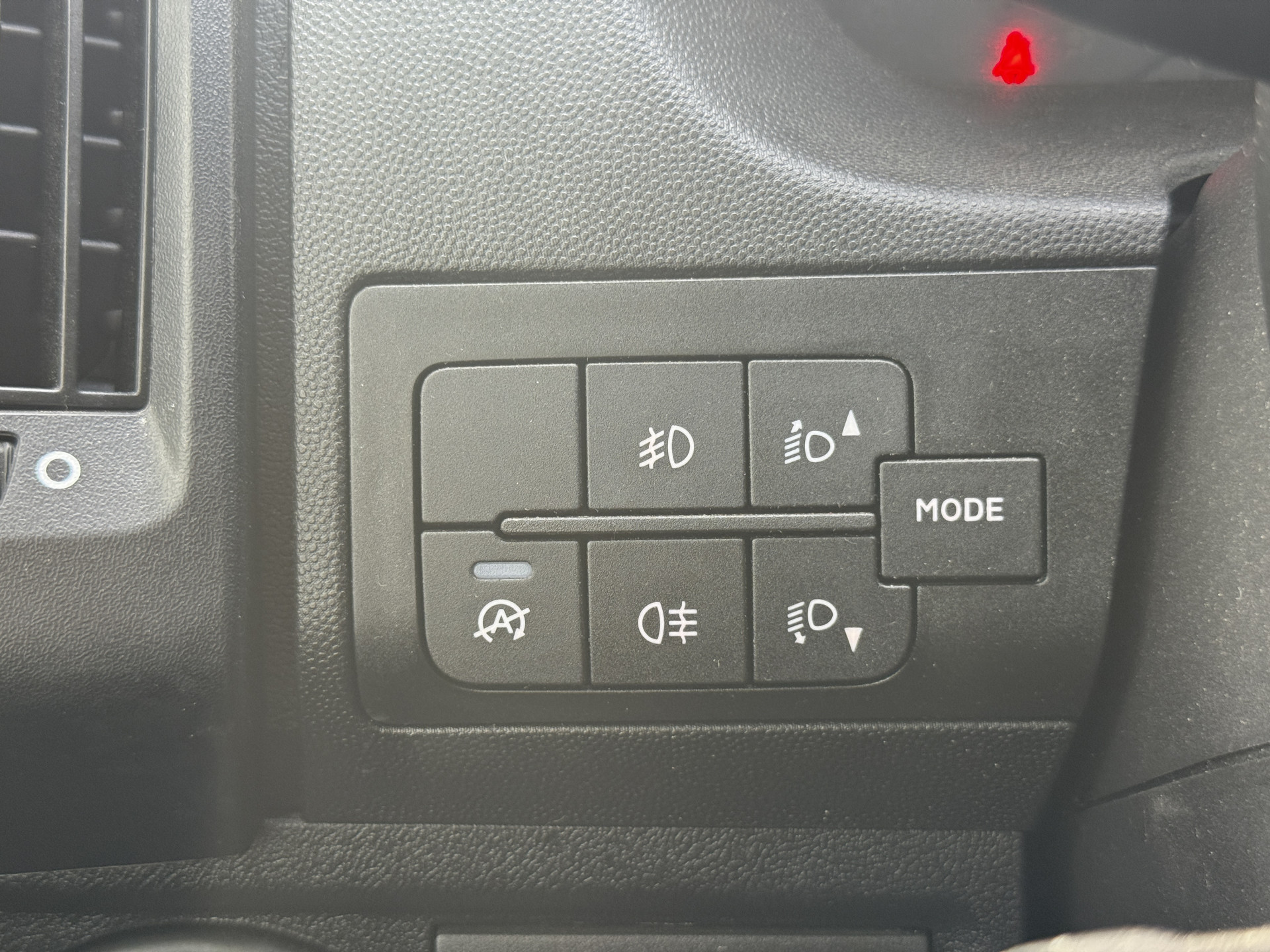 Peugeot Boxer 2.2 HDI 165PK Laadklep Bakwagen Cruise Control Climate Control Camera Carplay Standkachel LED Koffer Meubelbak