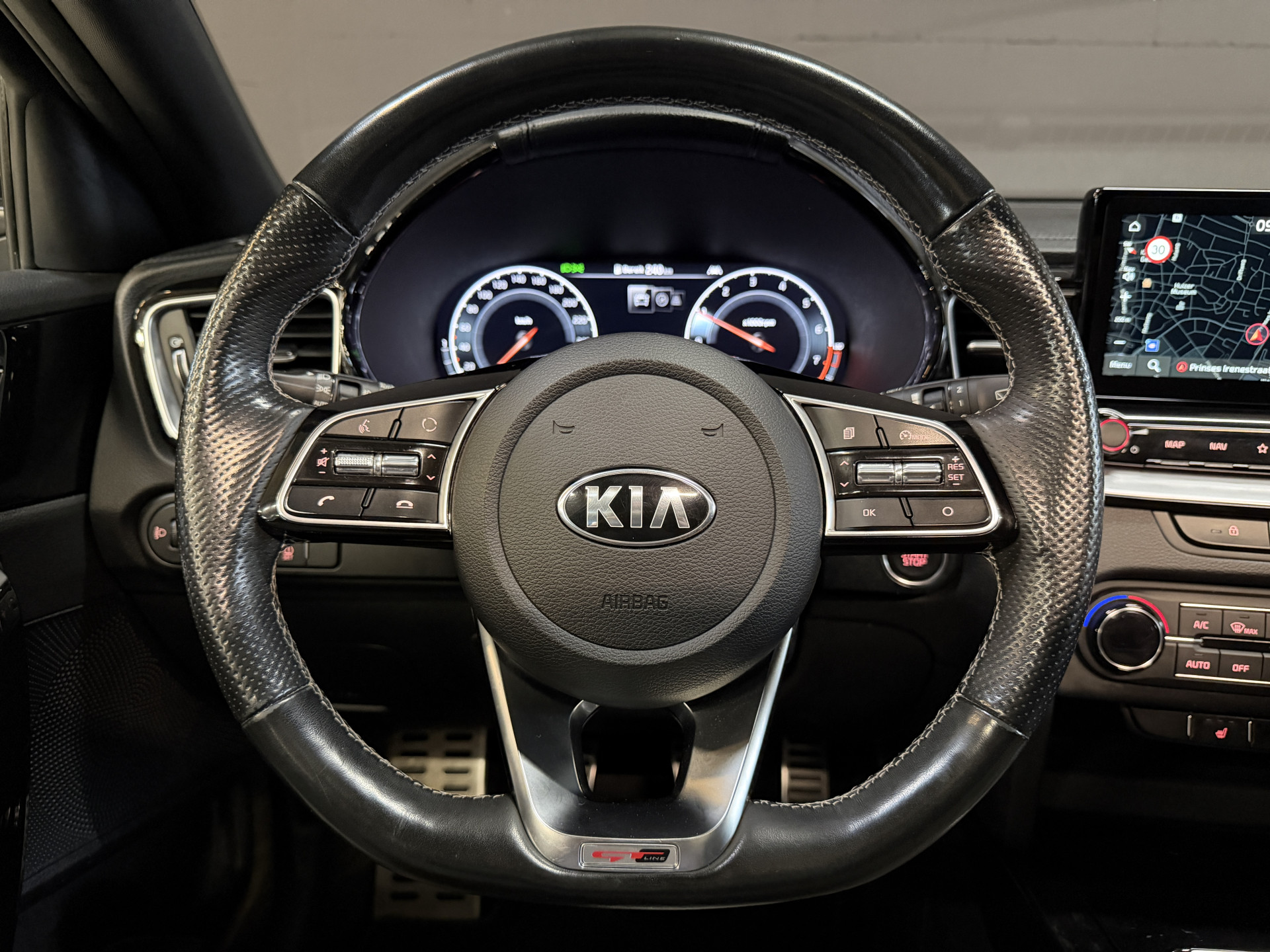 Kia Ceed Sportswagon 1.0 T-GDi GT-Line | Panoramadak | Dealer onderhouden | Camera | Afn. Trekhaak | Stoel/stuurverwarming | Carplay