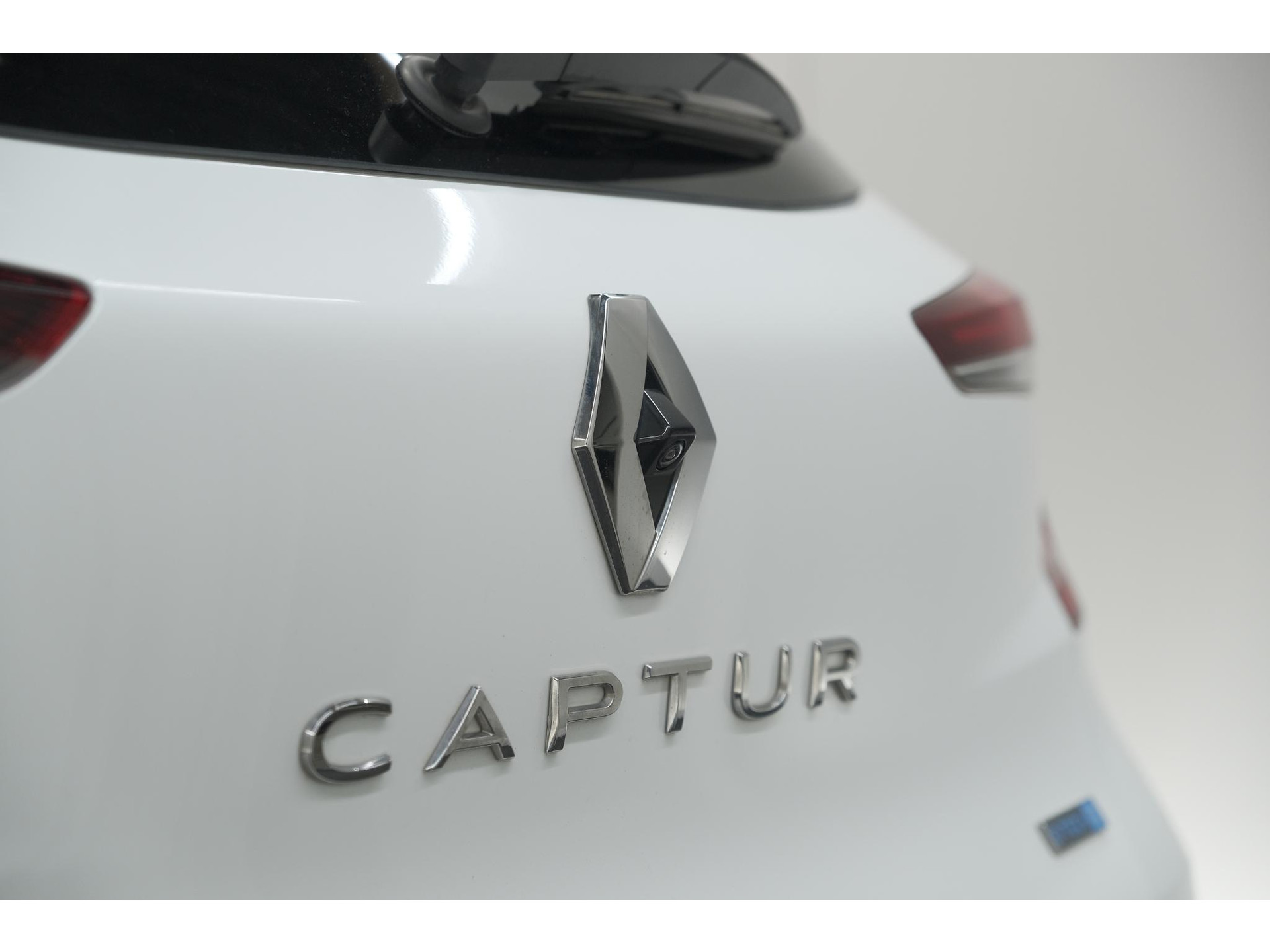 Renault Captur 1.6 E-Tech Plug-in Hybrid 160 Intens | Trekhaak | Camera | Navigatie | Parkeersensoren | Pack Winter