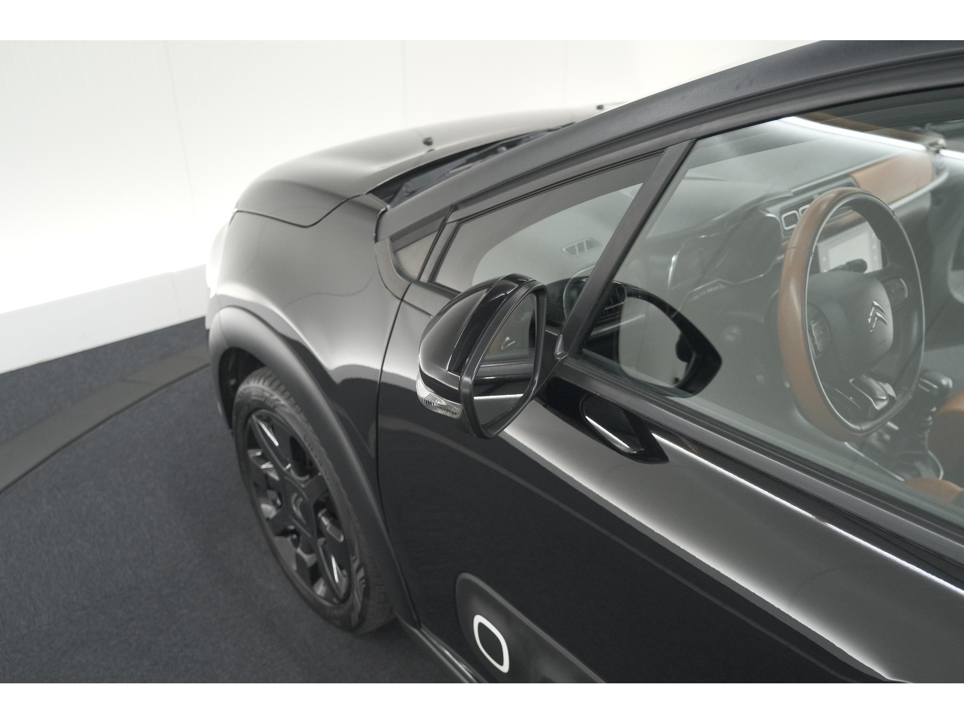 Citroen C3 PureTech 110 S&S Shine | Trekhaak | Parkeersensoren | Navigatie | Apple Carplay