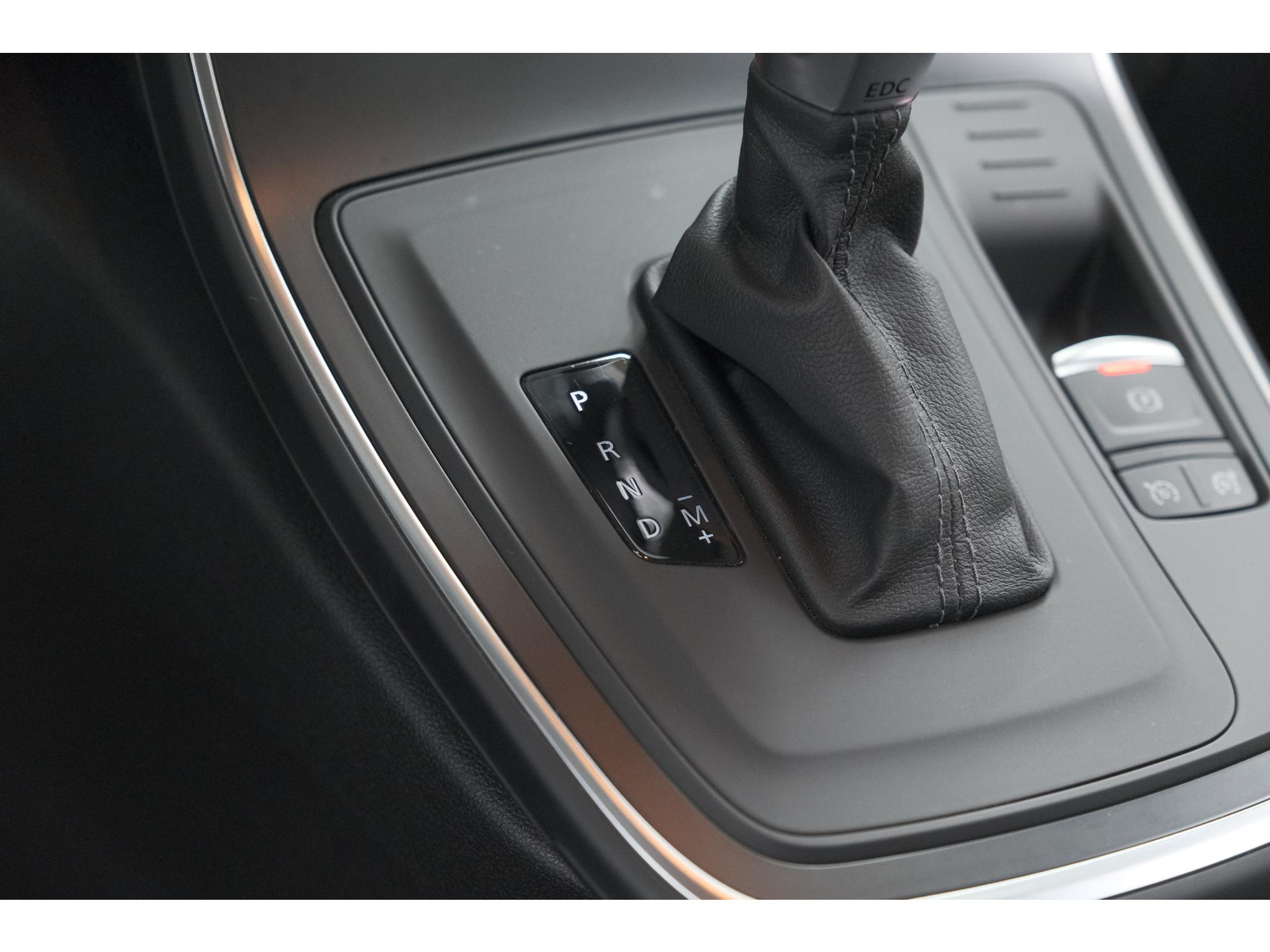 Renault Scénic TCe 140 EDC Limited | Camera | Stoelverwarming | Navigatie | Apple Carplay