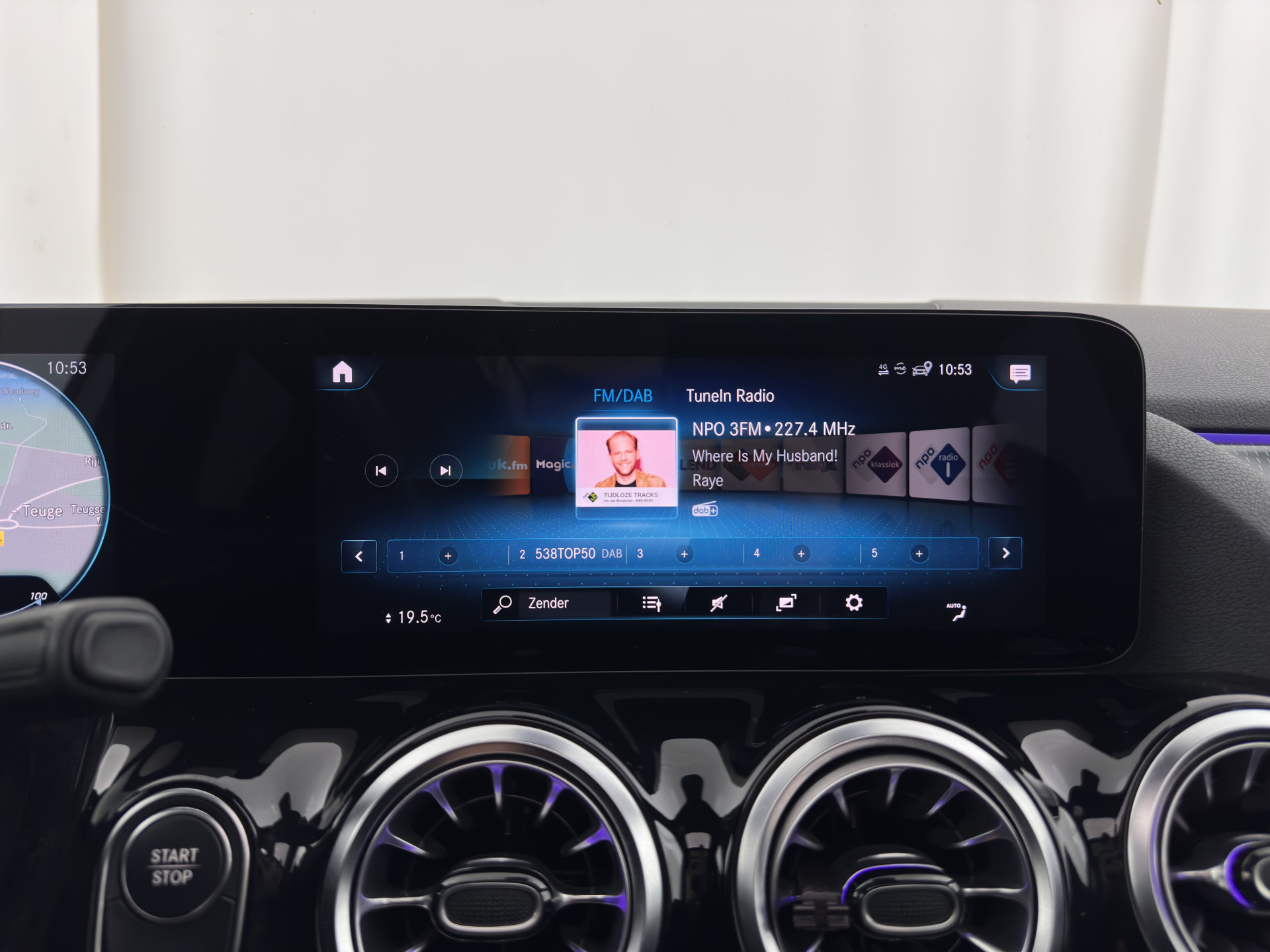 Mercedes-Benz EQA 250 Business Solution Luxury 67 kWh [ 3-Fase ] (SOH-94%) (INCL-BTW) *PANO | LEATHER | WIDESCREEN-COCKPIT | FULL-LED | BLINDSPOT | AMBIENT-LIGHT | CAMERA | NAVI-FULLMAP | DAB+ | COMFORT-SEATS | ECC | SHIFTPADDLES | CRUISE | HEATED-SEATS |