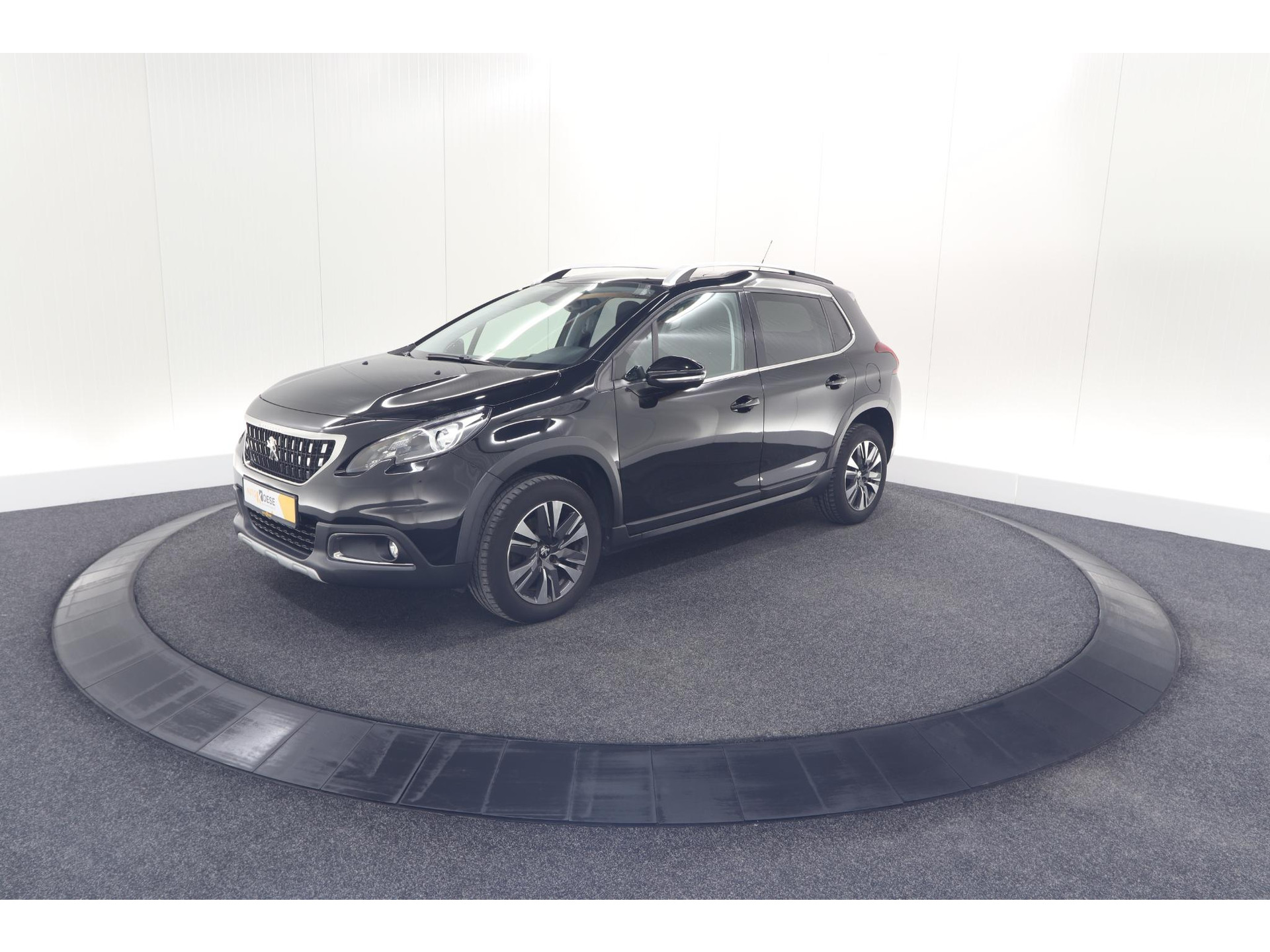 Peugeot 2008 PureTech 110 Allure | Panoramadak | Navigatie | Camera | Parkeersensoren