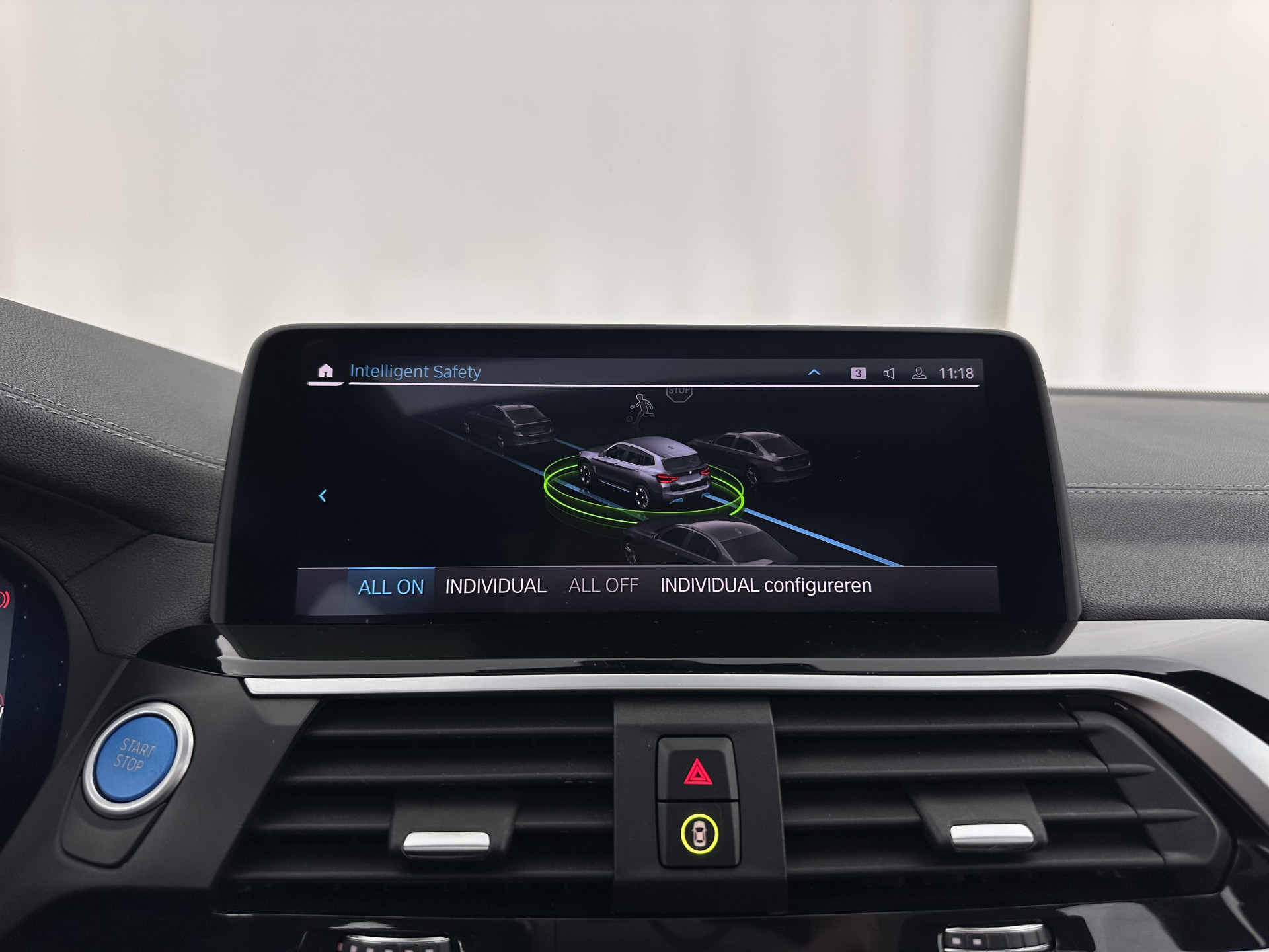 BMW iX3 High Executive 80 kWh [ 3-Fase-11kW ] {SOH-99%} (INCL-BTW) Aut. *HEATPUMP | PANO | LEATHER | HARMAN/KARDON | FULL-LED | BLINDSPOT | MEMORY-PACK | DIGI-COCKPIT | HEATED-SPORTSEATS | KEYLESS | TOPVIEW | DAB+ | NAVI-FULLMAP | HEAD-UP | ...