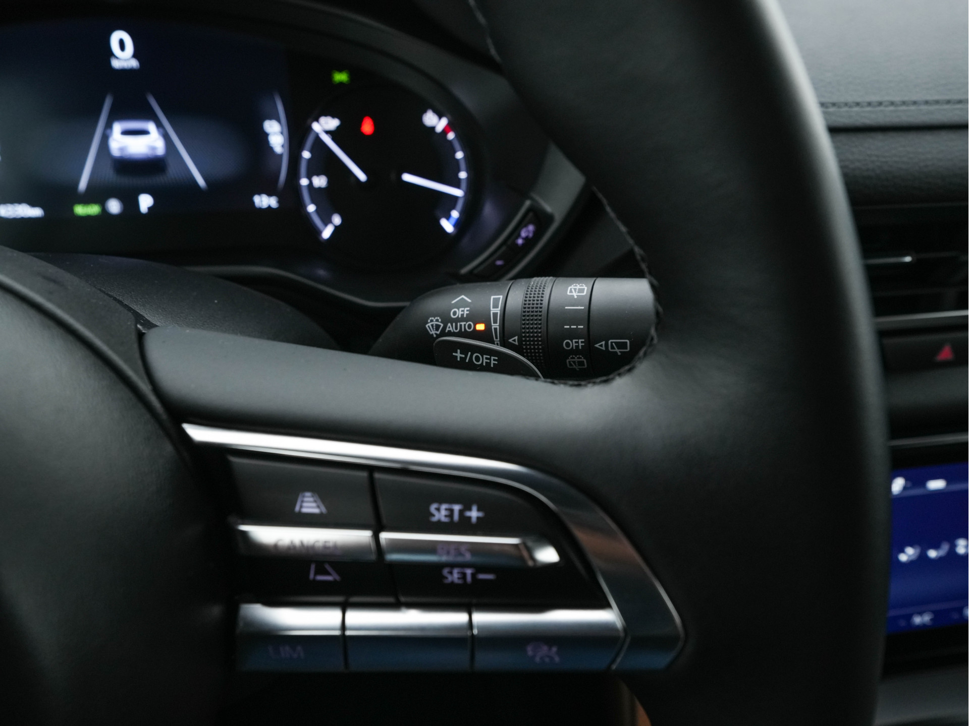 Mazda MX-30 e-SkyActiv EV 145 Advantage 36 kWh ( Fase-3 ) {SOH-100%} Aut. *HEAD-UP | ADAPTIVE-CRUISE | BLIND-SPOT | FULL-LED | HEATED-COMFORTSEATS | CAMERA | KEYLESS | DAB+ | DIGI-COCKPIT | SHIFT-PADDLES | NAVI-FULLMAP | ECC | PRIVACY-GLASS | PDC | 18''AL