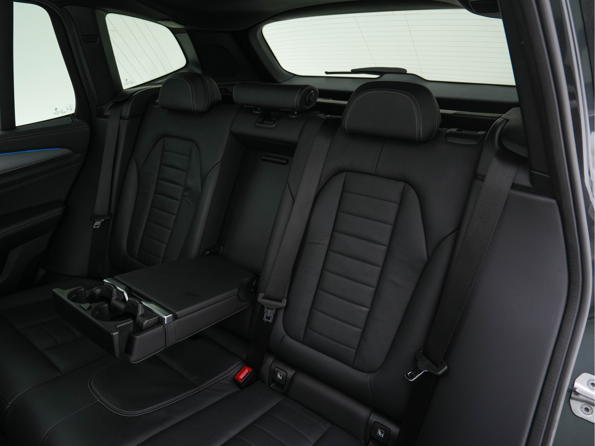 BMW iX3 High Executive 80 kWh [ 3-Fase ] {SOH-100%} (INCL-BTW) *PANO | LEATHER | FULL-LED | DAB | CARPLAY | ADAPTIVE-CRUISE | DIGI-COCKPIT | BLINDSPOT | HARMAN/KARDON-SOUNDSYTEM | HEAD-UP | KEYLESS | TOP-VIEW | SPORT-SEATS | TOWBAR  | .