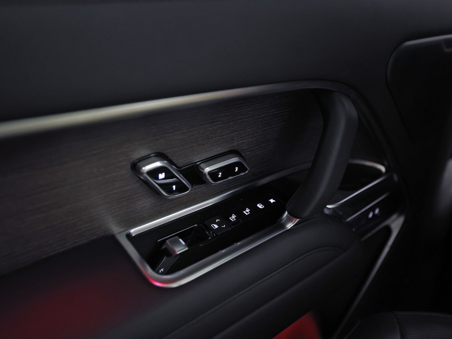 Land Rover Range Rover 3.0 P510e Autobiography PHEV Automaat 510Pk (LEDEREN HEMEL, MASSAGE, MEMORY, ACHTERASBESTURING, MERIDIAN, STOELKOELING/VERWARMING V+A, KOELKAST, 360 CAMERA, SFEERVERLICHTING, NIEUWE APK)