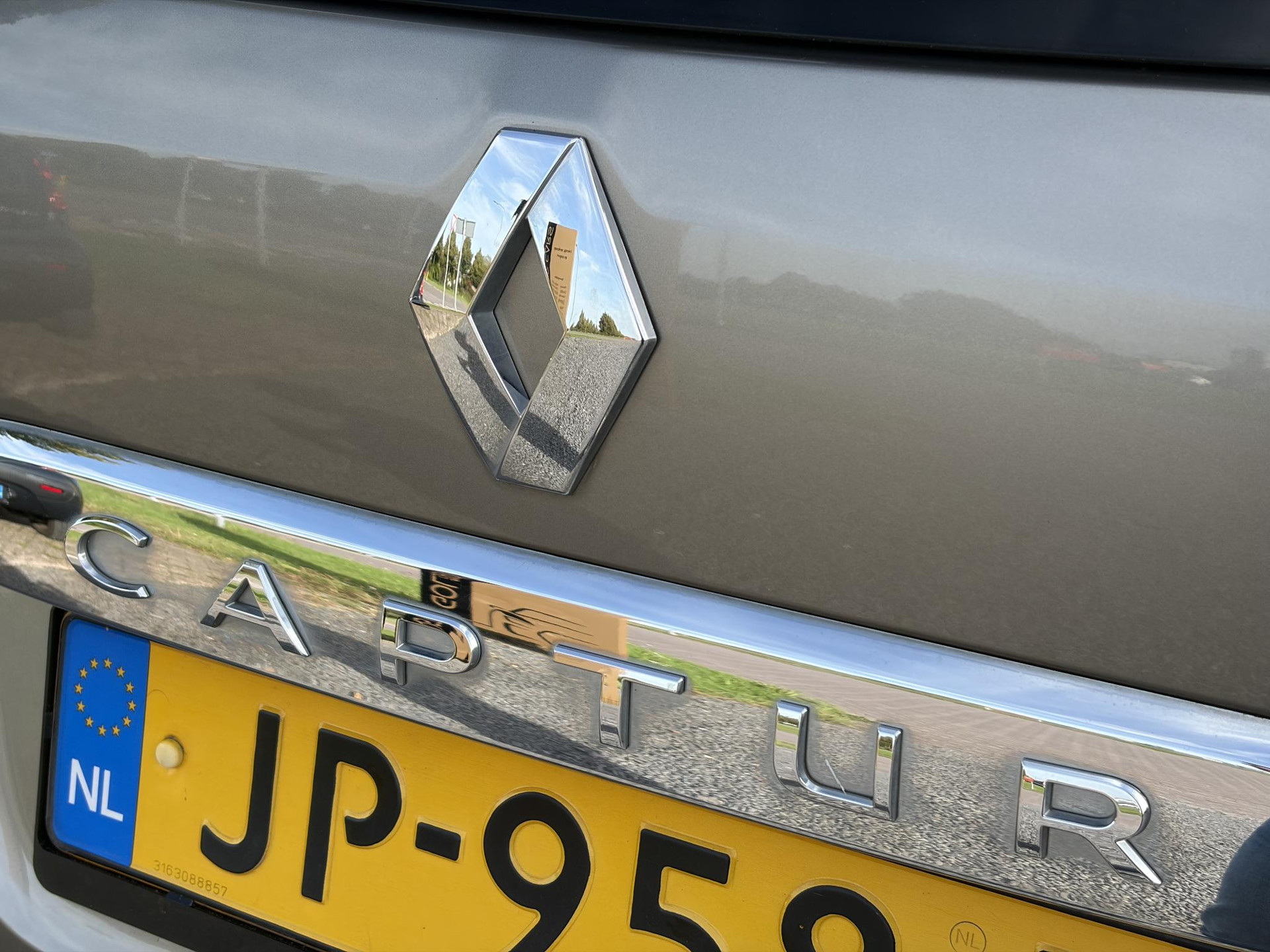 Renault Captur 1.2 TCe Dynamique ✓Navi✓Trekhaak✓Keyless✓Clima✓Cruise✓Dealer Onderhouden✓Automaat✓120pk✓Lm velgen✓Pdc✓N.A.P✓Apk tot 06-2027