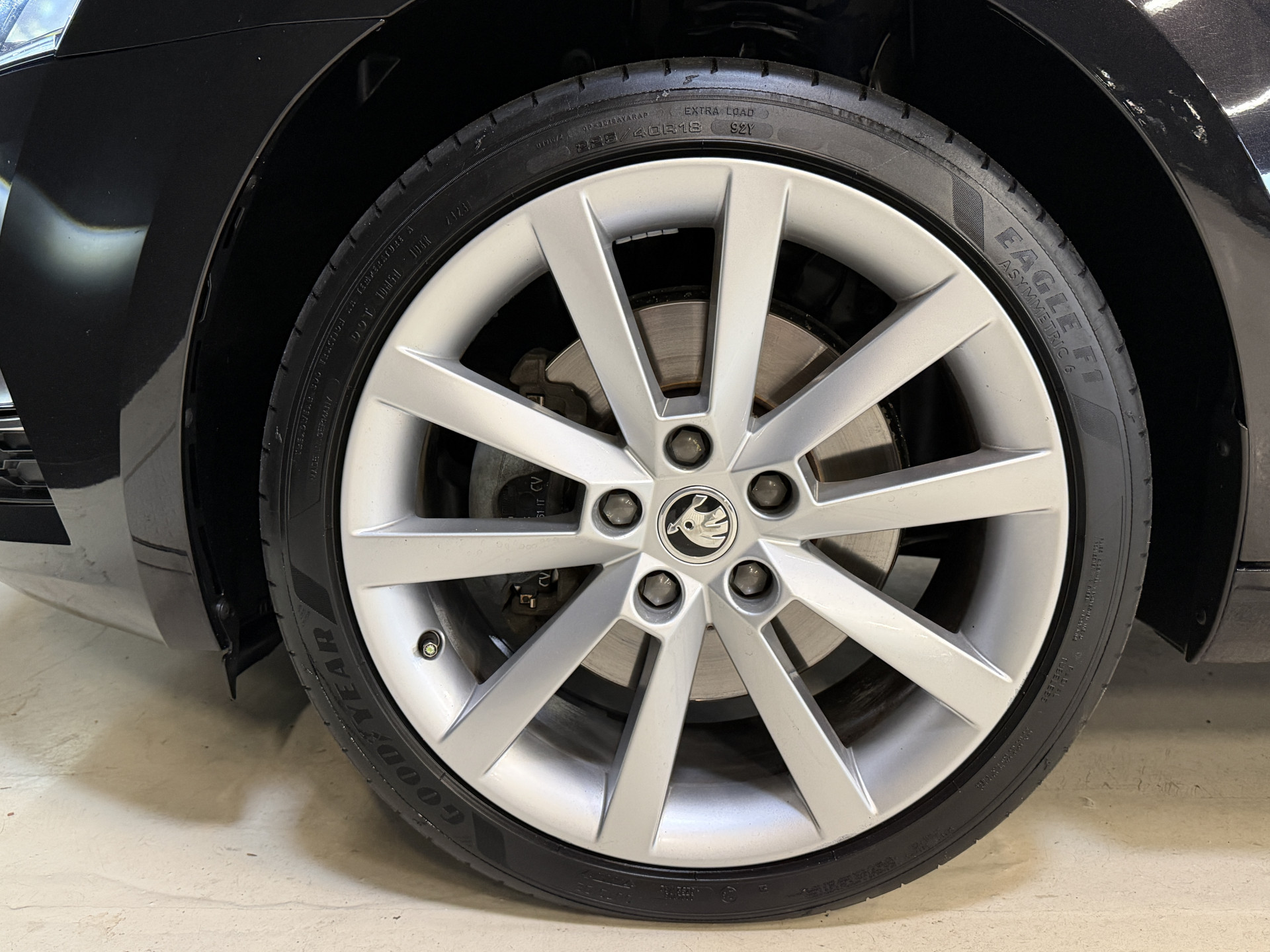 ŠKODA Octavia Combi 2.0 TSI 191PK Style Business | Leder | Adaptive cruise | Afn. trekhaak | Camera | Carplay | Dealer onderhouden