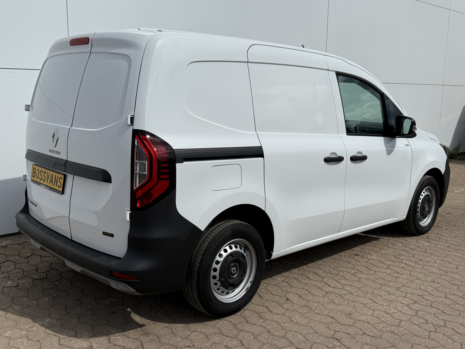 Renault Kangoo E-Tech 45kWh 122PK L1 Elektrisch 300km WLTP 98.5% (SOH) Climate Control Cruise Control LED Parkeersensoren Achter