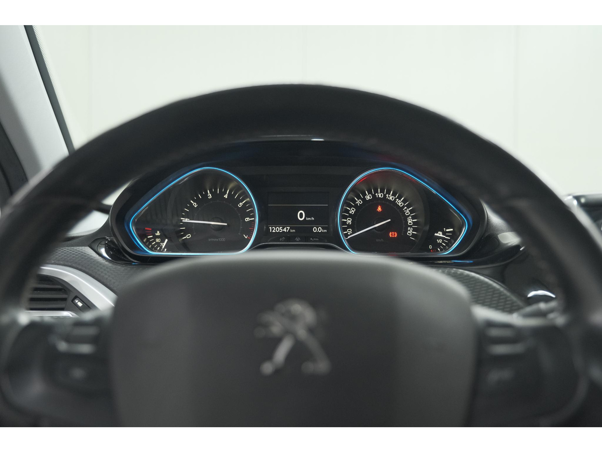 Peugeot 2008 PureTech 130 Allure | Camera | Apple Carplay | Parkeersensoren | Navigatie