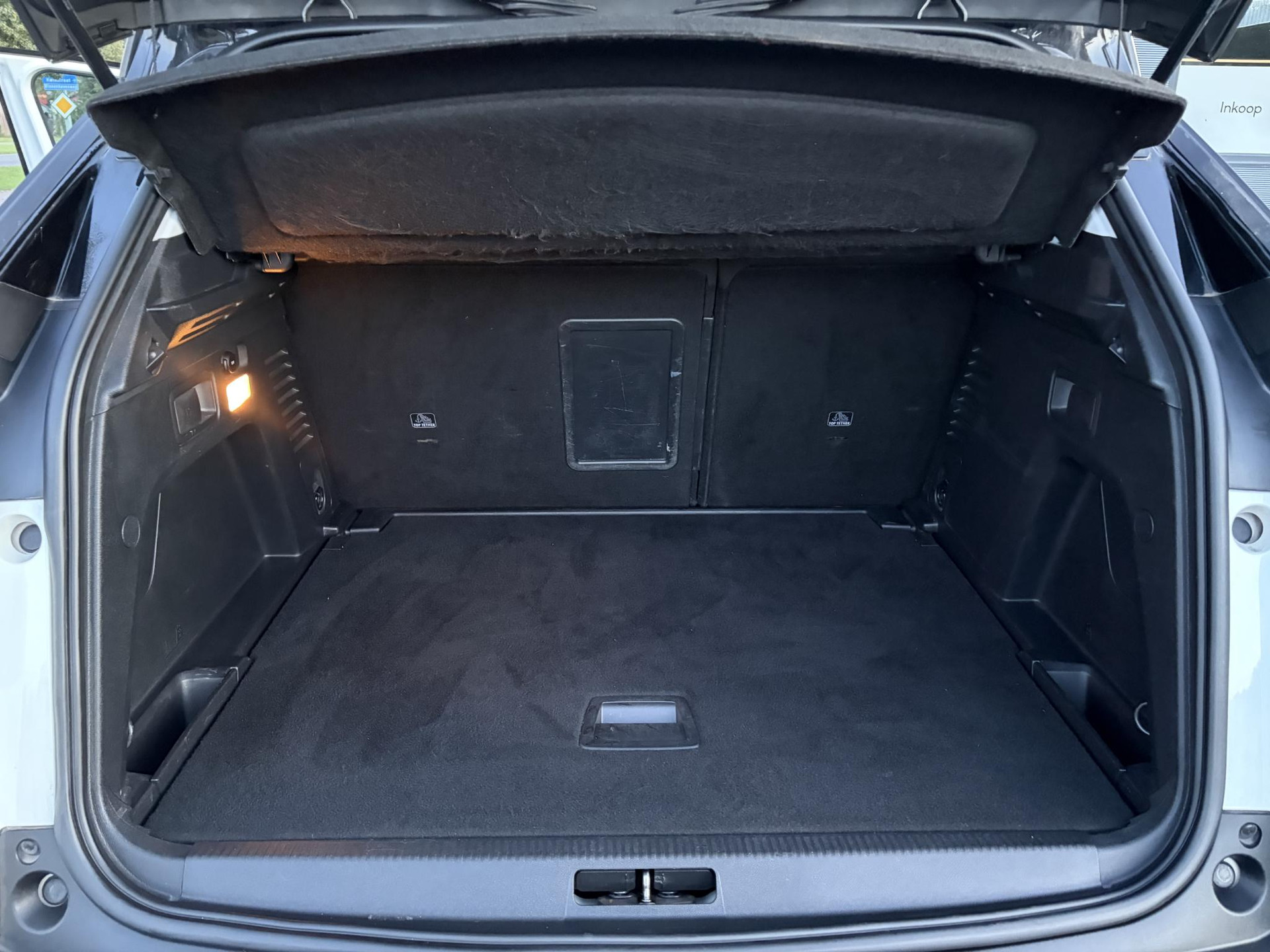 Peugeot 3008 1.2 PureTech Active ✓D-riem vv in 2023✓360° Camera✓Carplay✓Navi✓131pk✓Clima✓Cruise✓Trekhaak✓Dealer Onderhouden✓Bj 11-2019✓Lm velgen✓6 Bak✓Pdc✓N.A.P✓Apk tot 06-2027