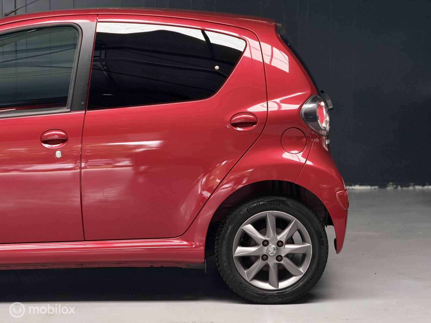 Toyota Aygo 1.0-12v Aspiration Red Navigator|Automaat|NAP|Navi