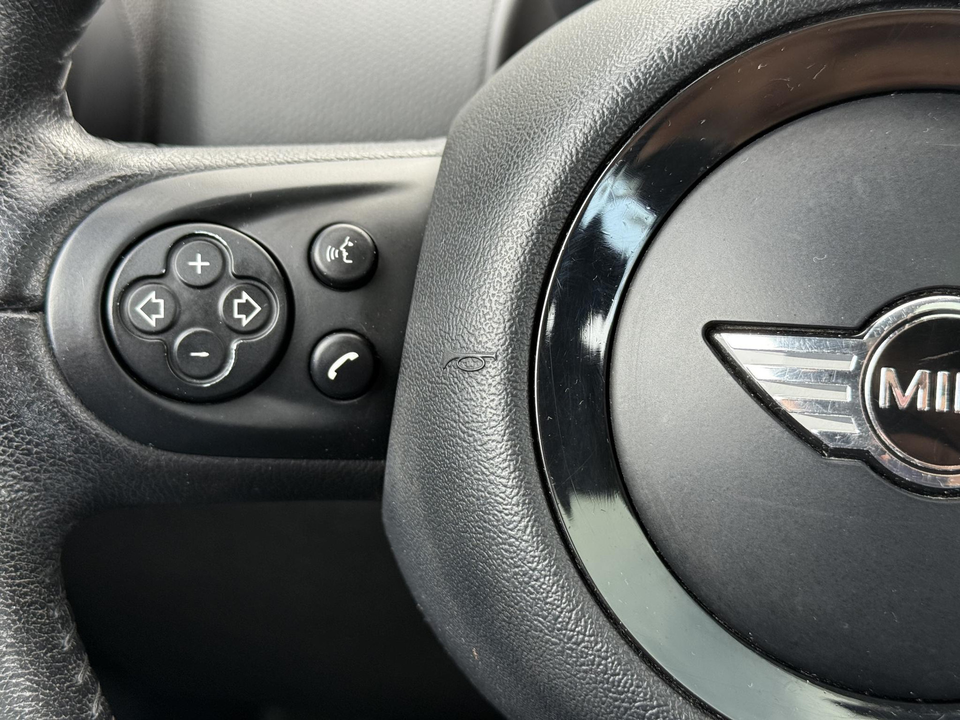 MINI Countryman 1.6 One Business Line Carplay,Pano,Navi,Pdc,Airco,Cruise,Lm velgen,6 Bak,98pk,Apk tot 03-2027