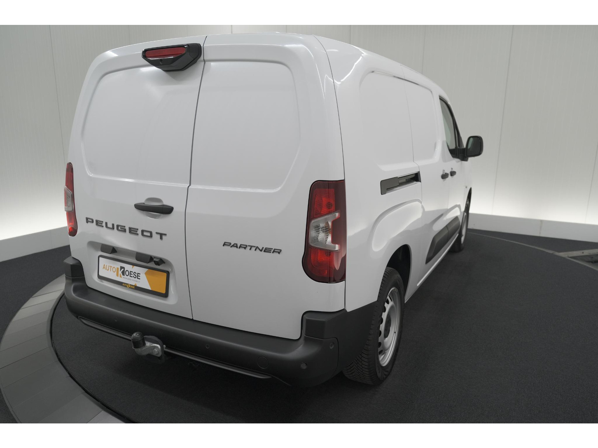 Peugeot Partner 1.5 BlueHDi 130 EAT8 S&S L2 | Trekhaak | Camera | Betimmering Laadruimte