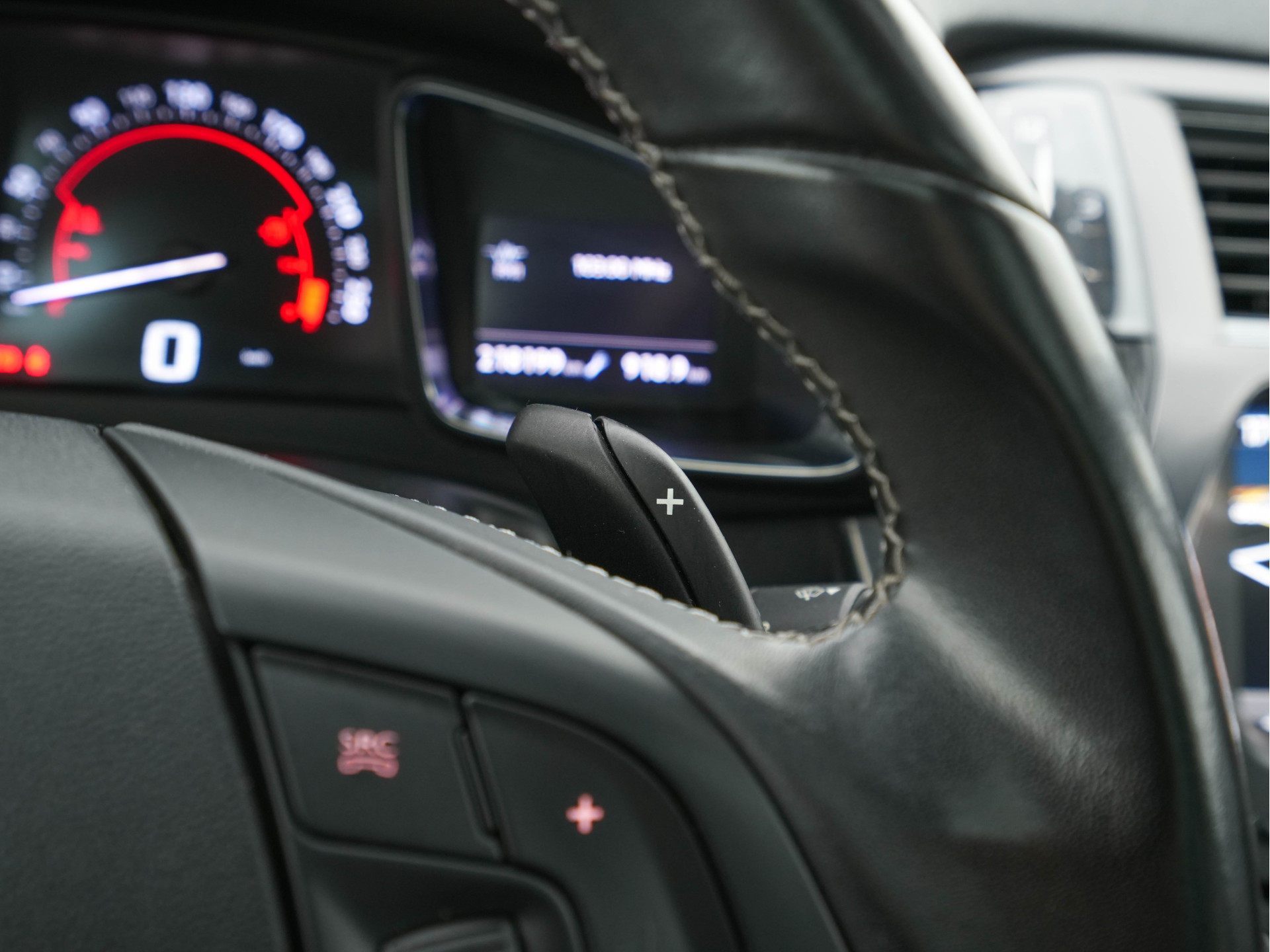 Citroën DS5 2.0 Hybrid4 Business Executive Aut. *PANO | TWO-TONE-LEATHER | MEMORY-PACK | NAVI-FULLMAP | XENON | KEYLESS | CAMERA | HEAD-UP | MASSAGE-SEAT | CRUISE | SPORT-SEATS | 17"ALU*